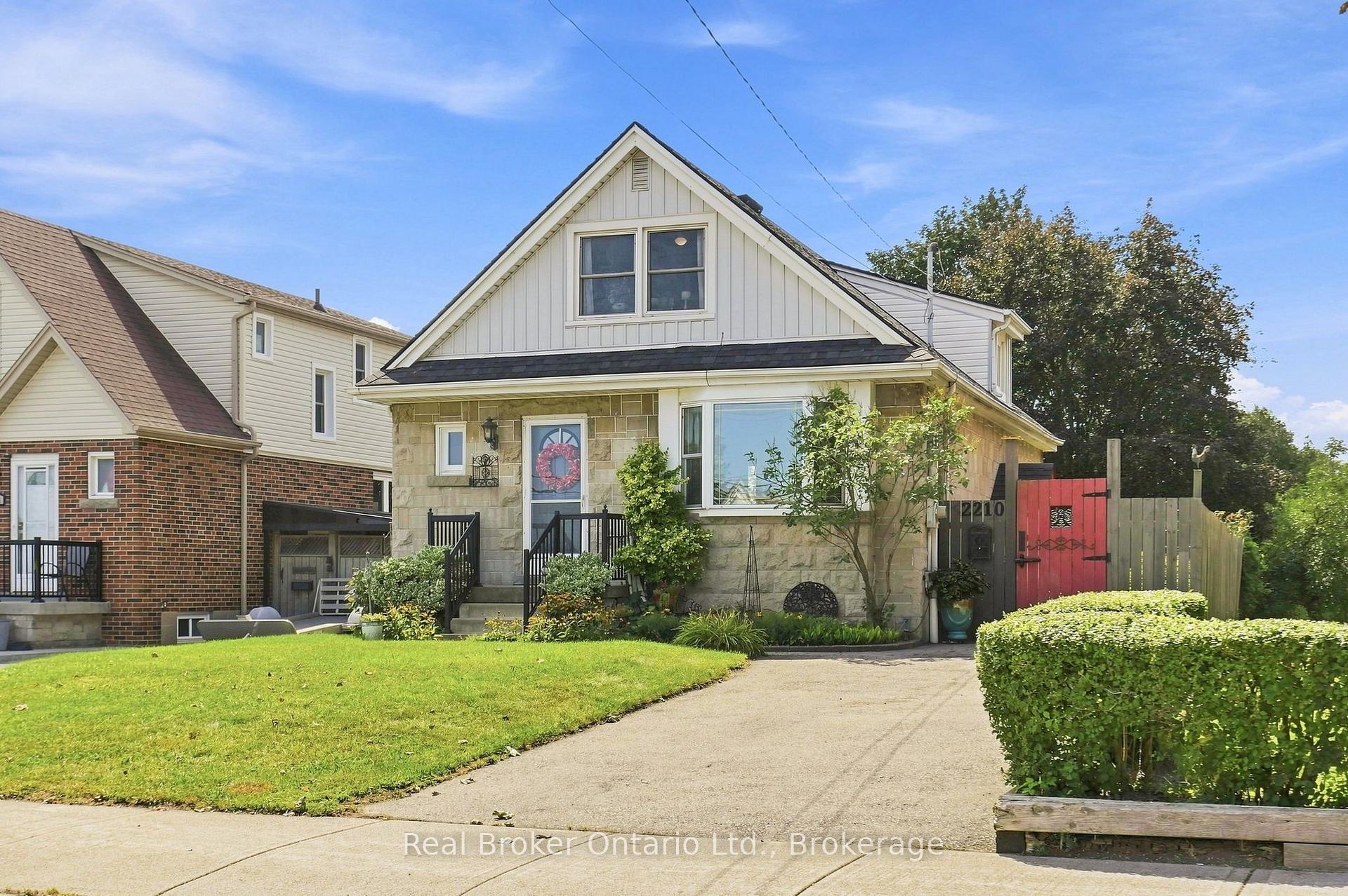 Photo 1 of 2210 King Street E, Hamilton, Glenview — HOMEH