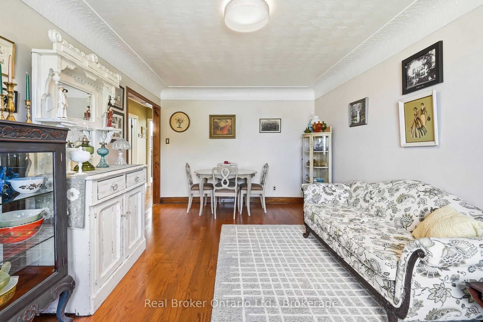 Photo 5 of 2210 King Street E, Hamilton, Glenview — HOMEH