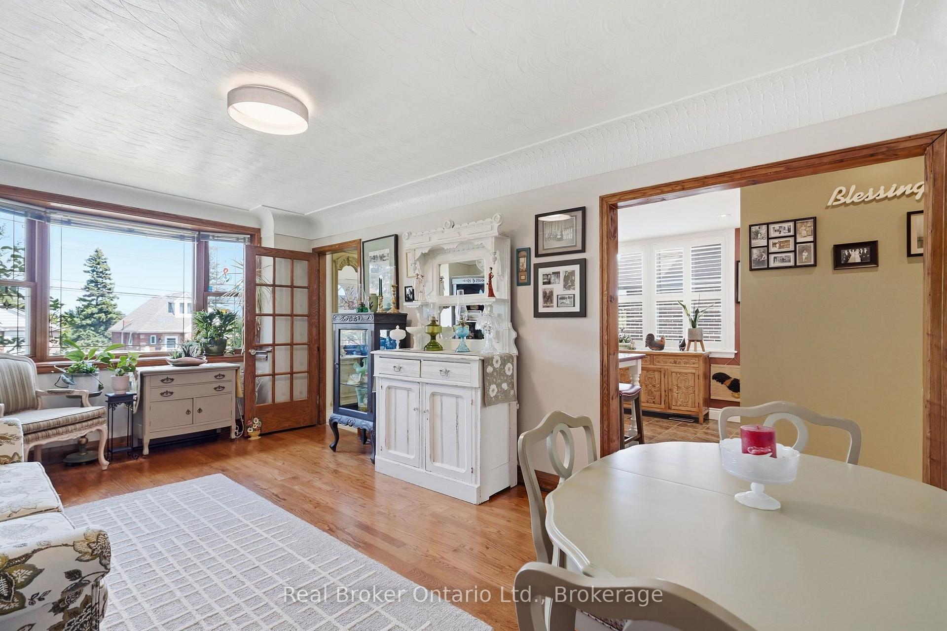 Photo 7 of 2210 King Street E, Hamilton, Glenview — HOMEH