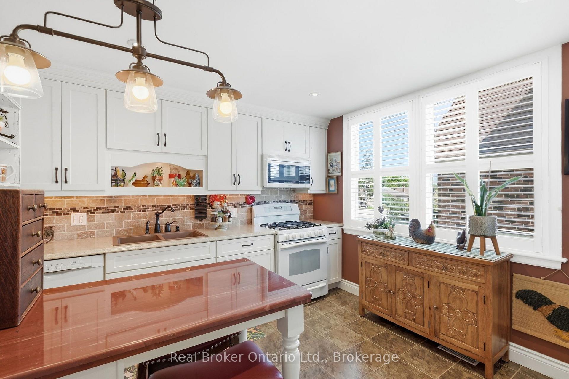 Photo 8 of 2210 King Street E, Hamilton, Glenview — HOMEH