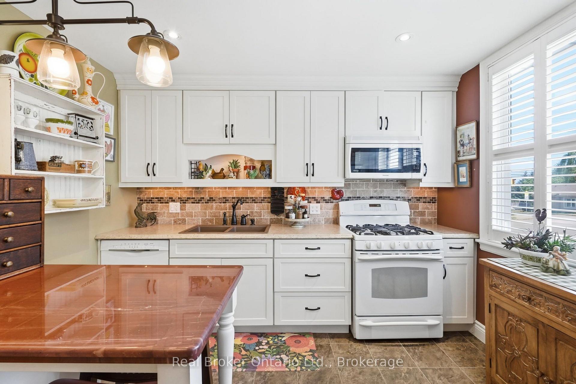 Photo 9 of 2210 King Street E, Hamilton, Glenview — HOMEH