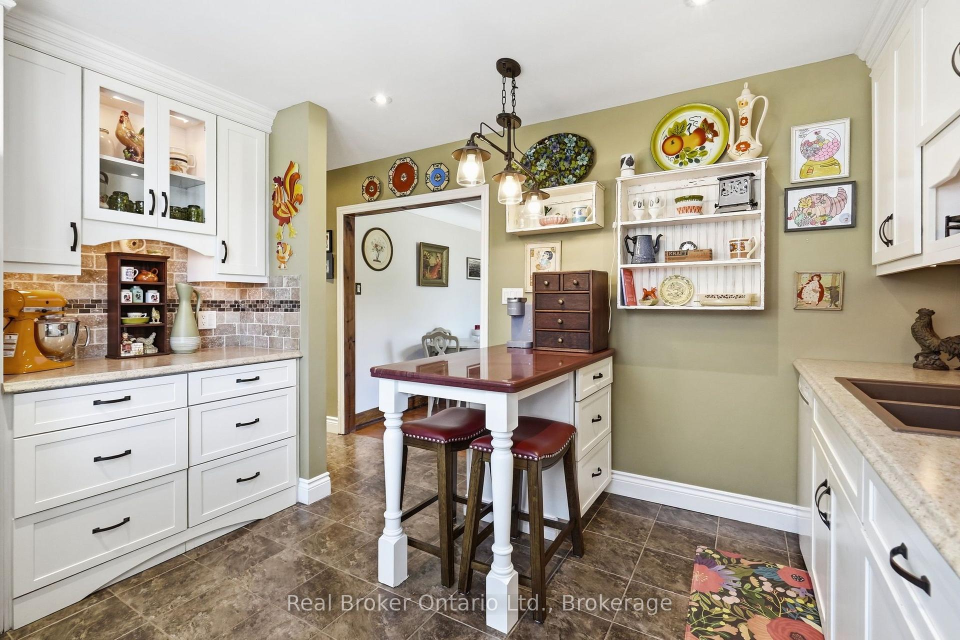 Photo 11 of 2210 King Street E, Hamilton, Glenview — HOMEH