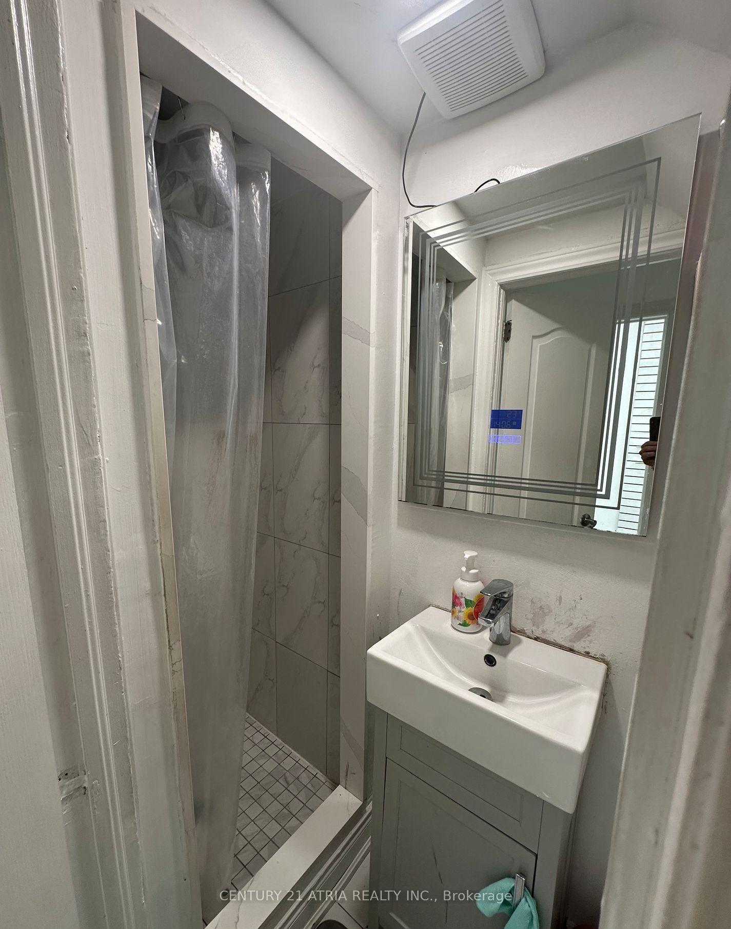 Photo 7 of 1085 Weston Road, North York, Mount Dennis — HOMEH