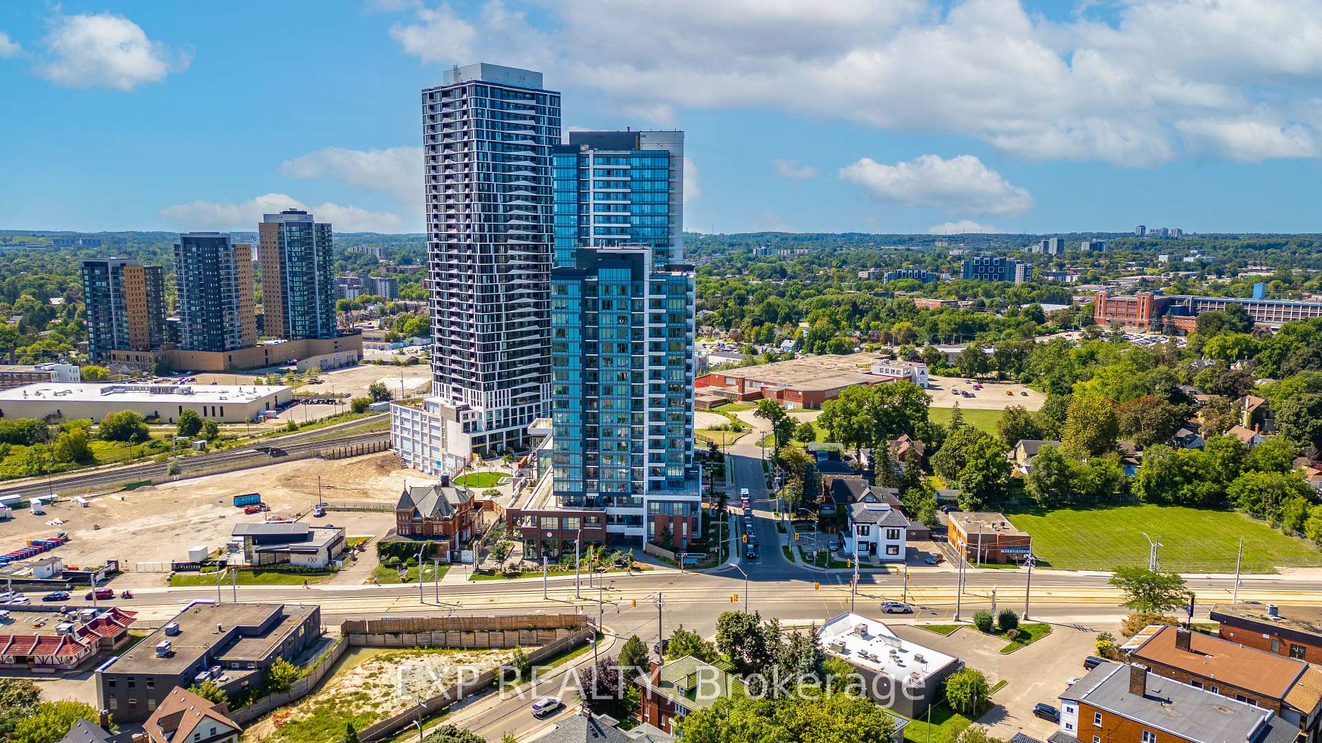 Photo 6 of Unit 1011, 5 Wellington Street S, Kitchener, KW Hospital — HOMEH