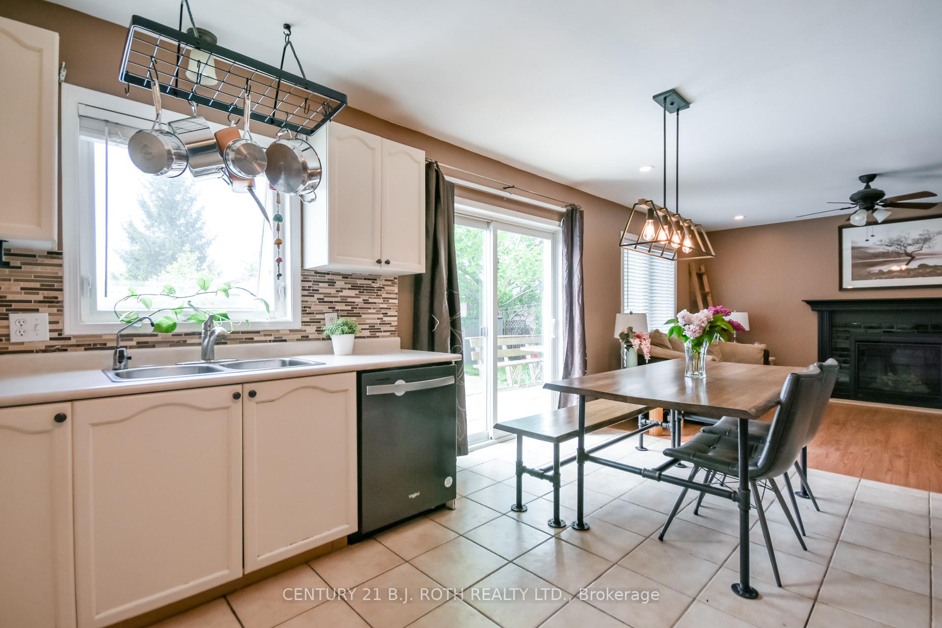 Photo 9 of 42 Farmstead Crescent, Barrie, Holly — HOMEH