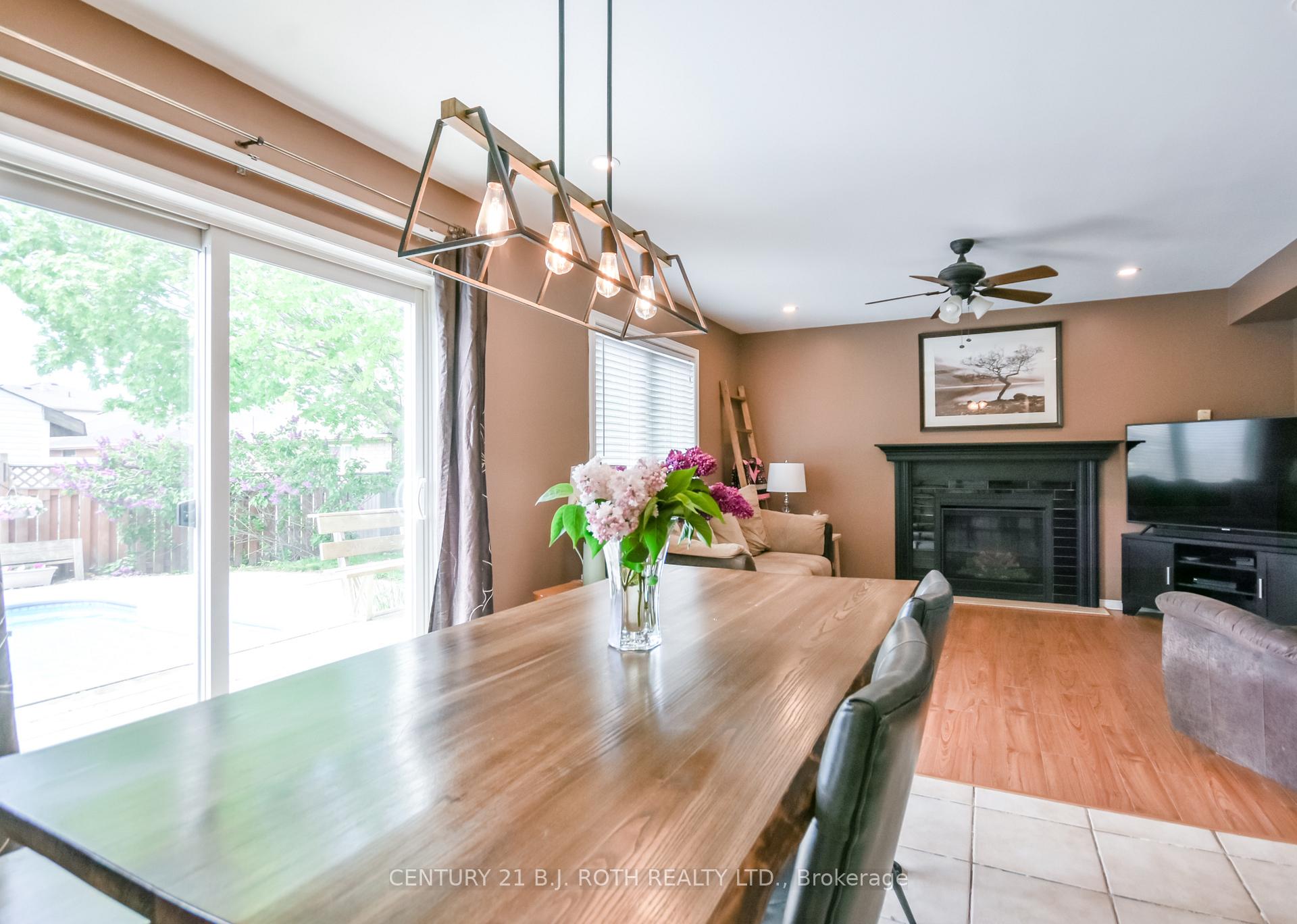 Photo 10 of 42 Farmstead Crescent, Barrie, Holly — HOMEH