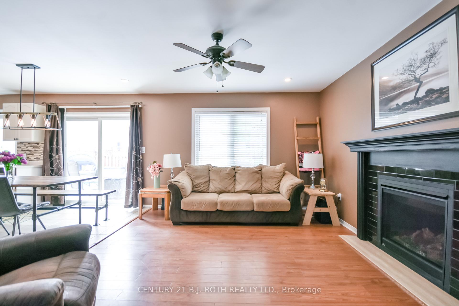 Photo 11 of 42 Farmstead Crescent, Barrie, Holly — HOMEH