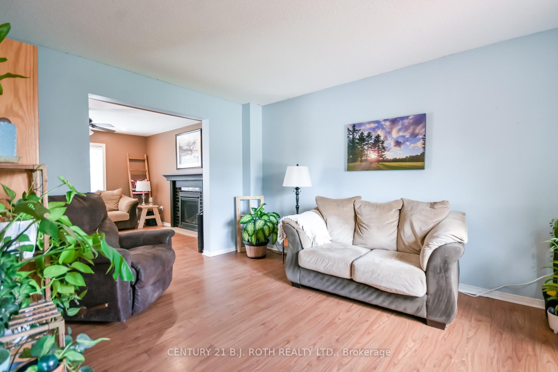 Photo 13 of 42 Farmstead Crescent, Barrie, Holly — HOMEH