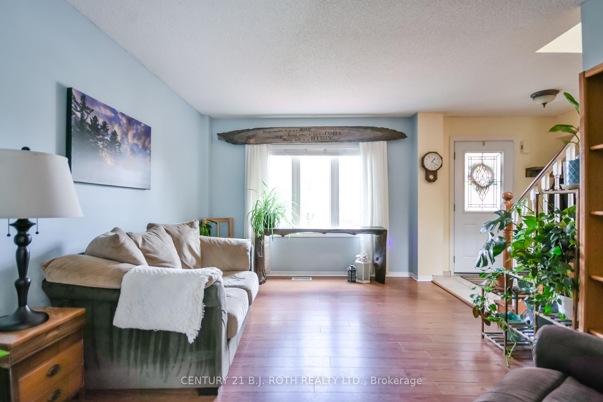 Photo 14 of 42 Farmstead Crescent, Barrie, Holly — HOMEH