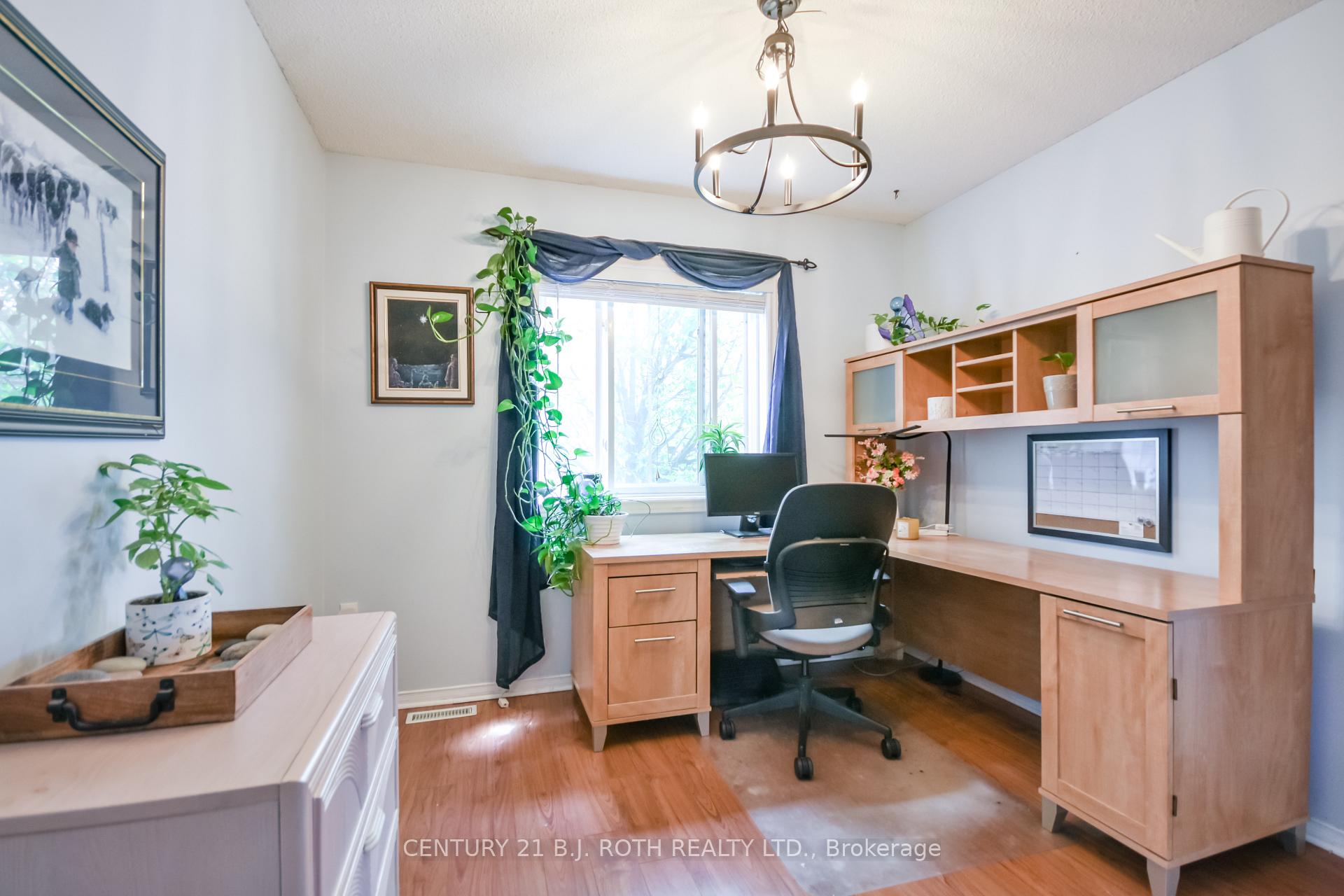 Photo 16 of 42 Farmstead Crescent, Barrie, Holly — HOMEH