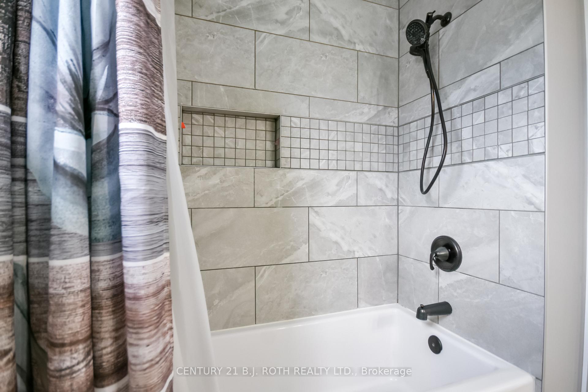 Photo 29 of 42 Farmstead Crescent, Barrie, Holly — HOMEH