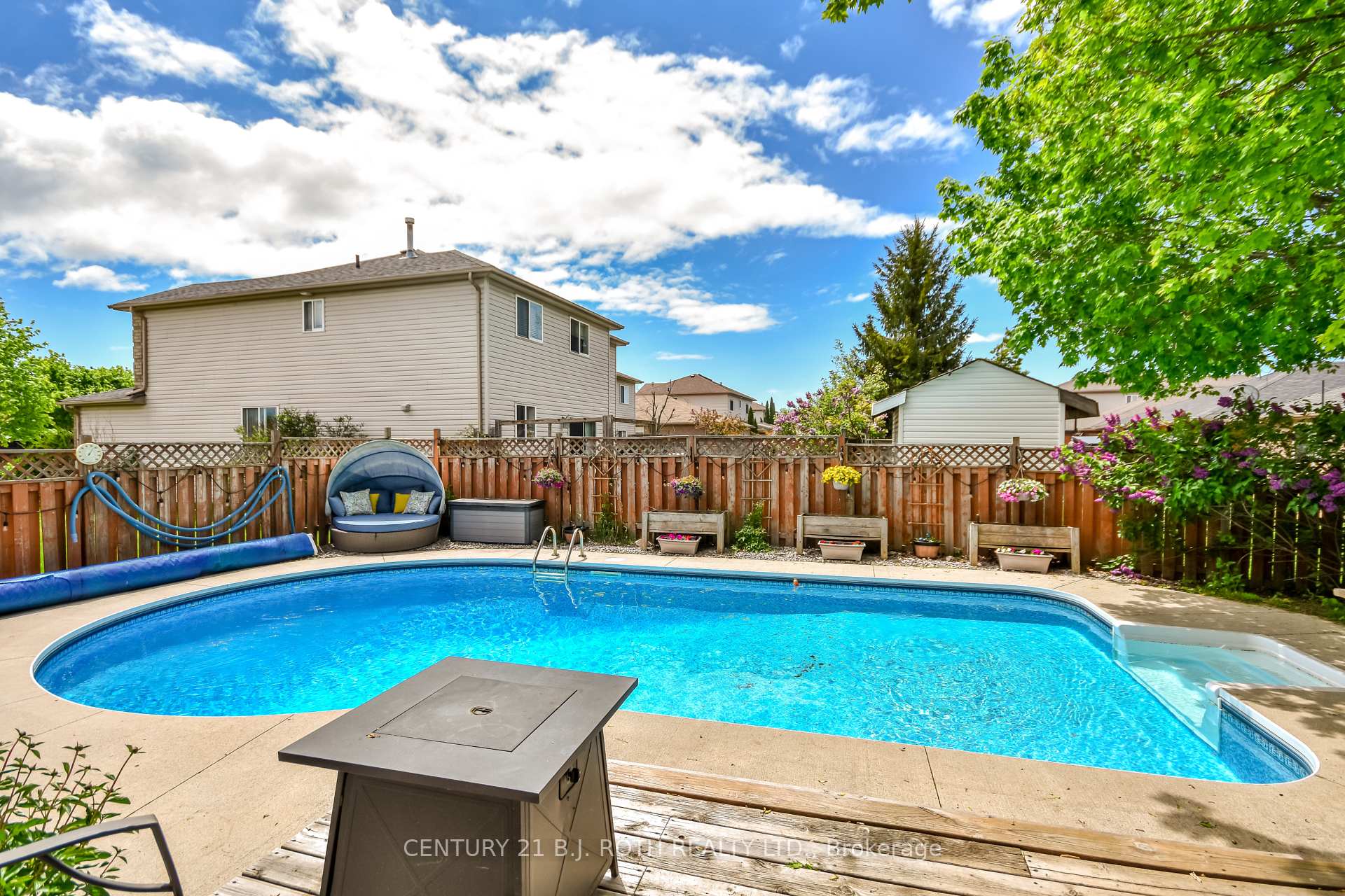 Photo 33 of 42 Farmstead Crescent, Barrie, Holly — HOMEH