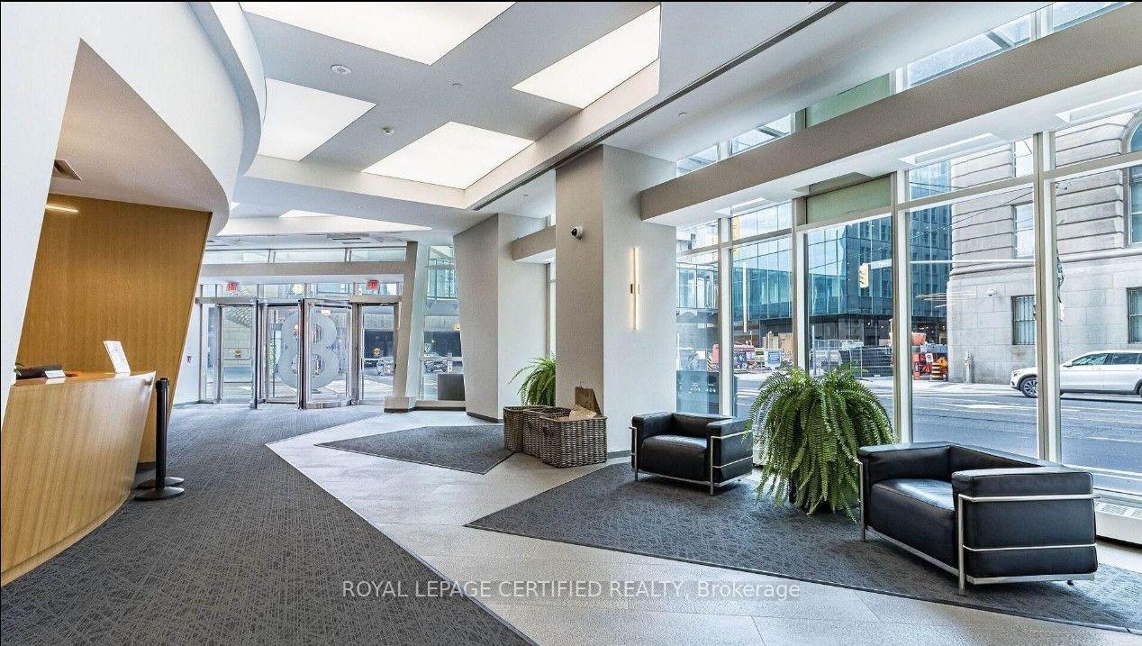 Photo 4 of Unit 1308, 8 The Esplanade, Toronto, Waterfront Communities — HOMEH