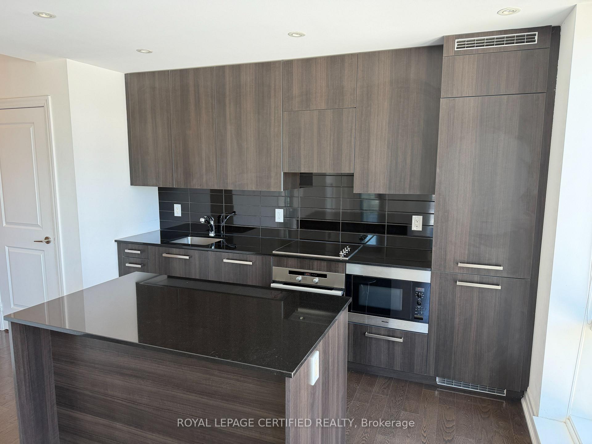 Photo 11 of Unit 1308, 8 The Esplanade, Toronto, Waterfront Communities — HOMEH