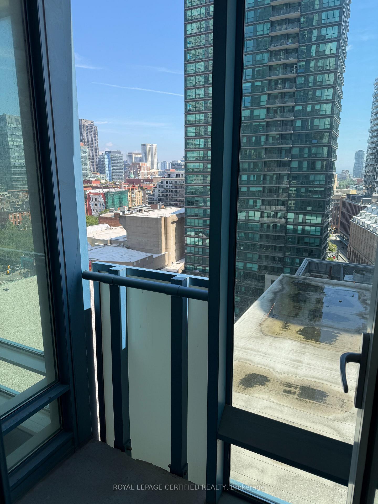Photo 23 of Unit 1308, 8 The Esplanade, Toronto, Waterfront Communities — HOMEH