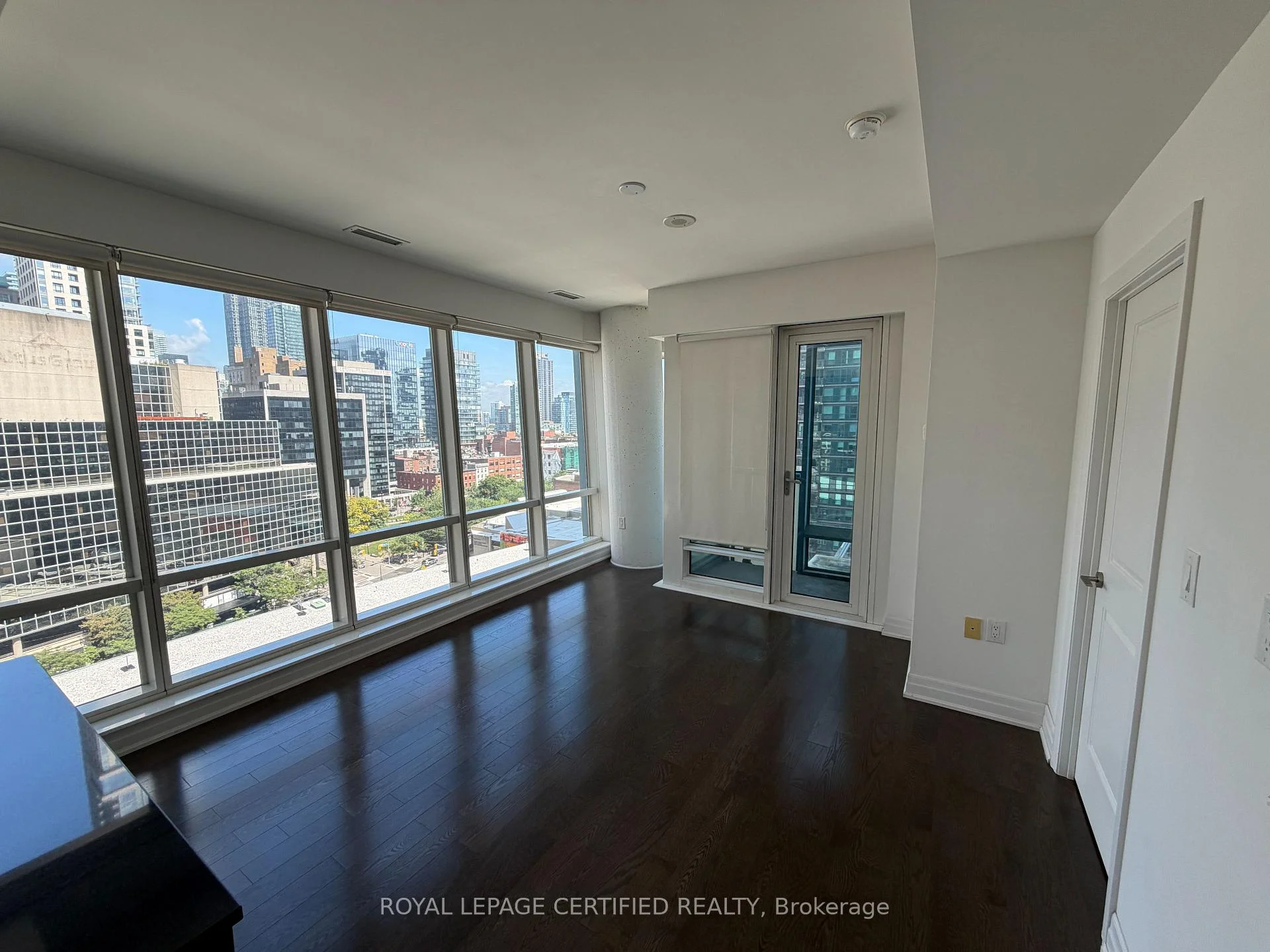Photo 8 of Unit 1308, 8 The Esplanade, Toronto, Waterfront Communities — HOMEH