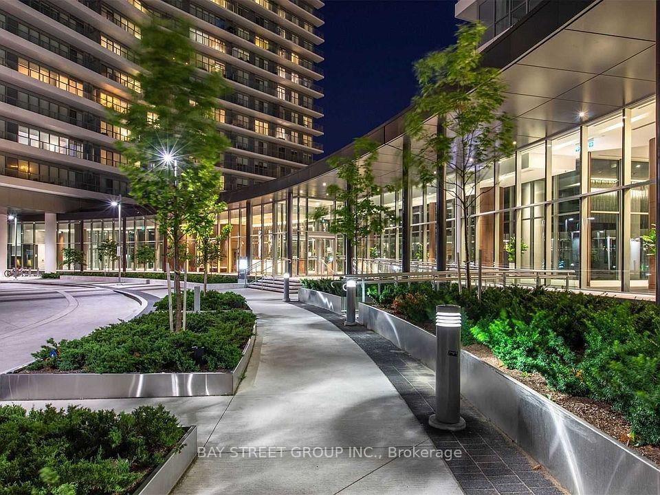 Photo 3 of Unit 3305, 117 Mcmahon Drive, North York, Bayview Village — HOMEH