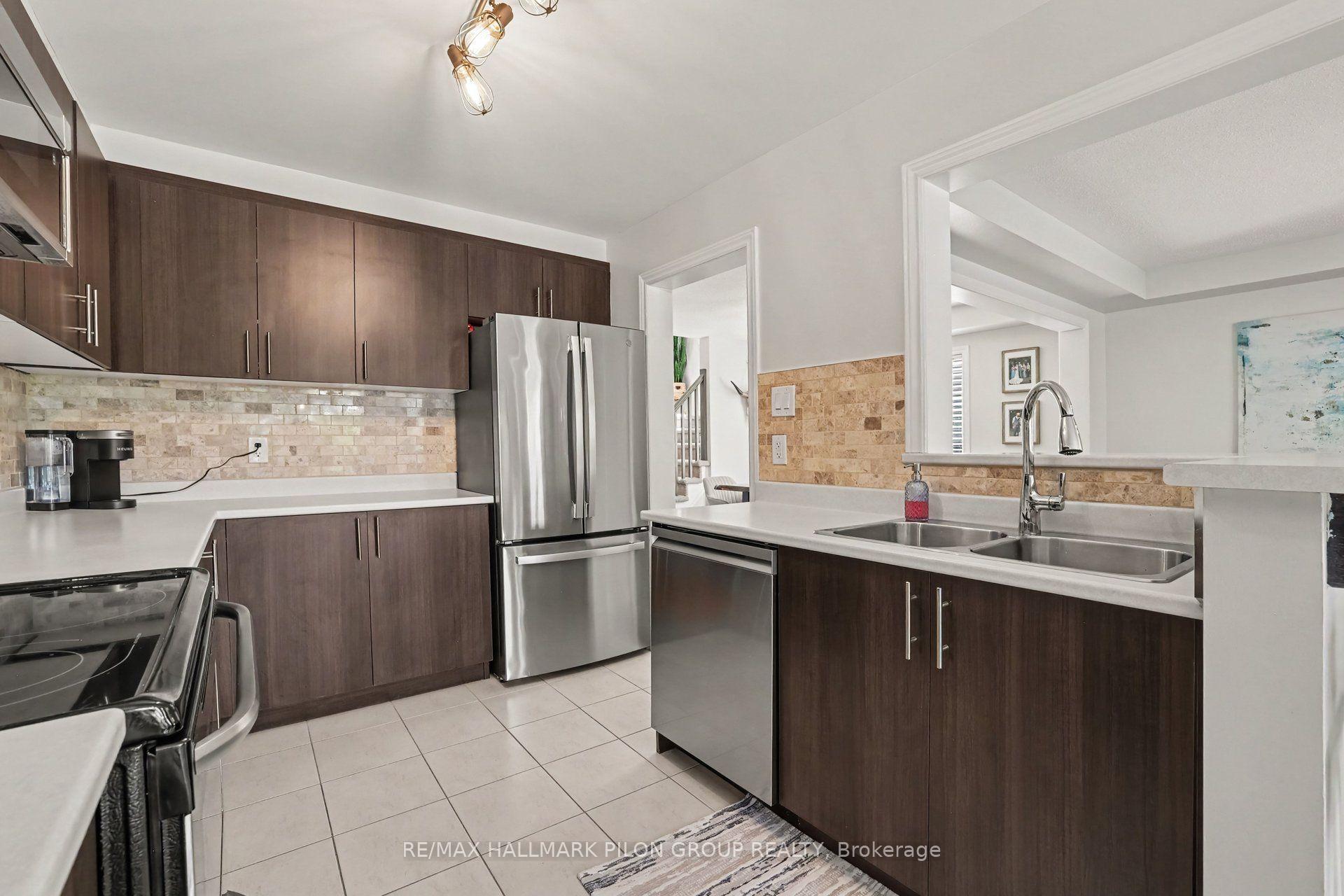 Photo 12 of 336 Sweetfern Crescent, Ottawa, Avalon West — HOMEH