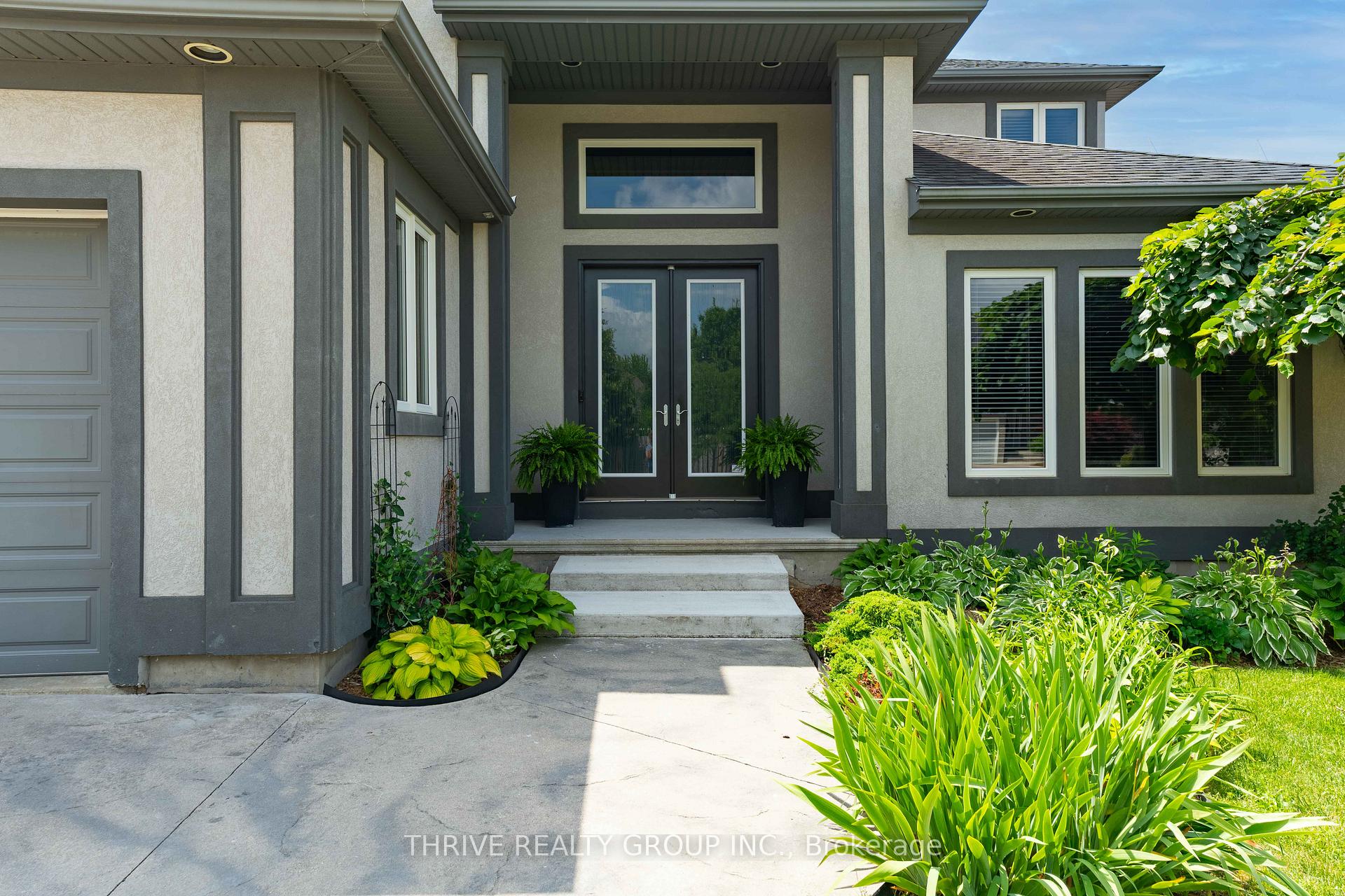 Photo 2 of 944 Collins Drive, London, South L — HOMEH