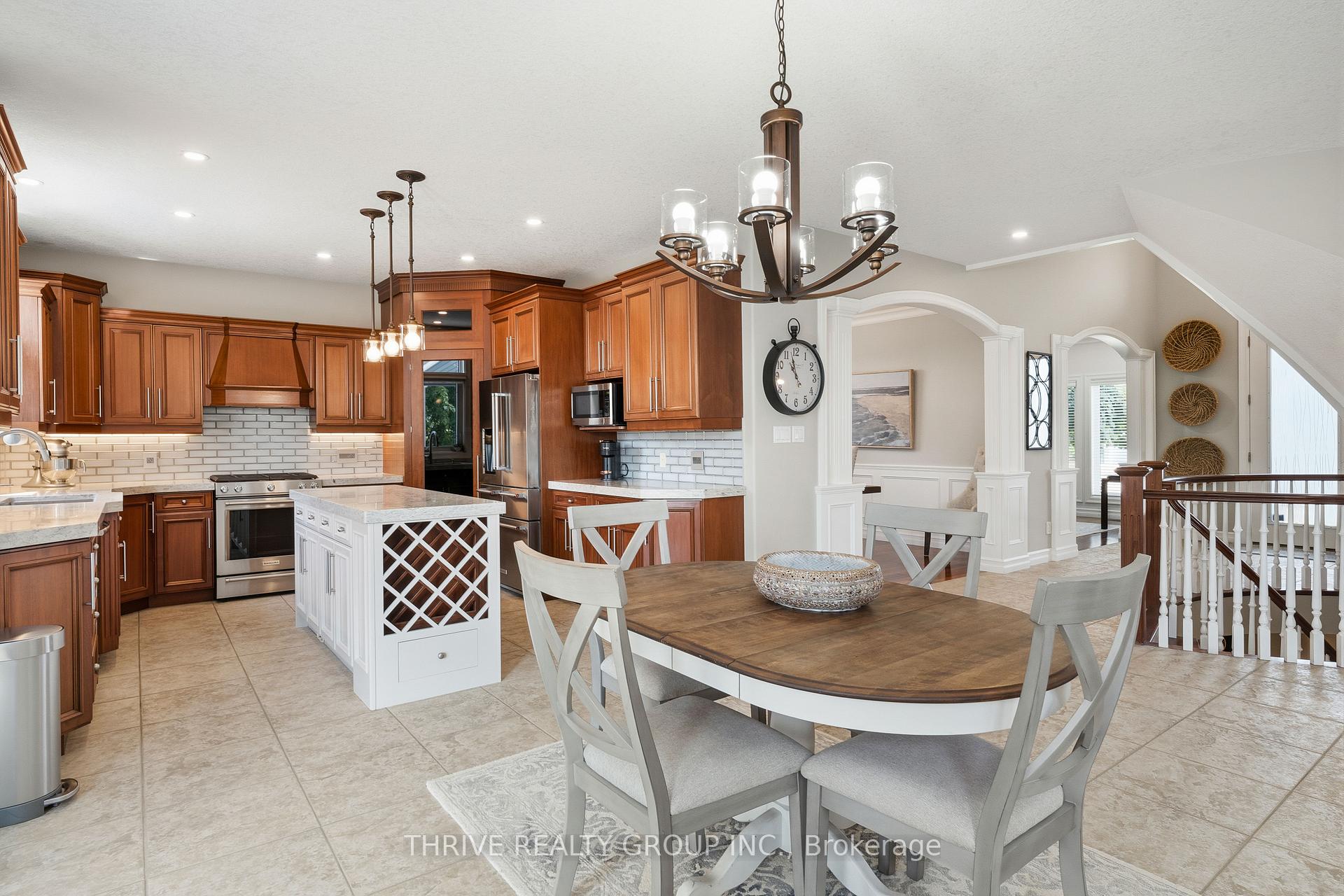 Photo 8 of 944 Collins Drive, London, South L — HOMEH