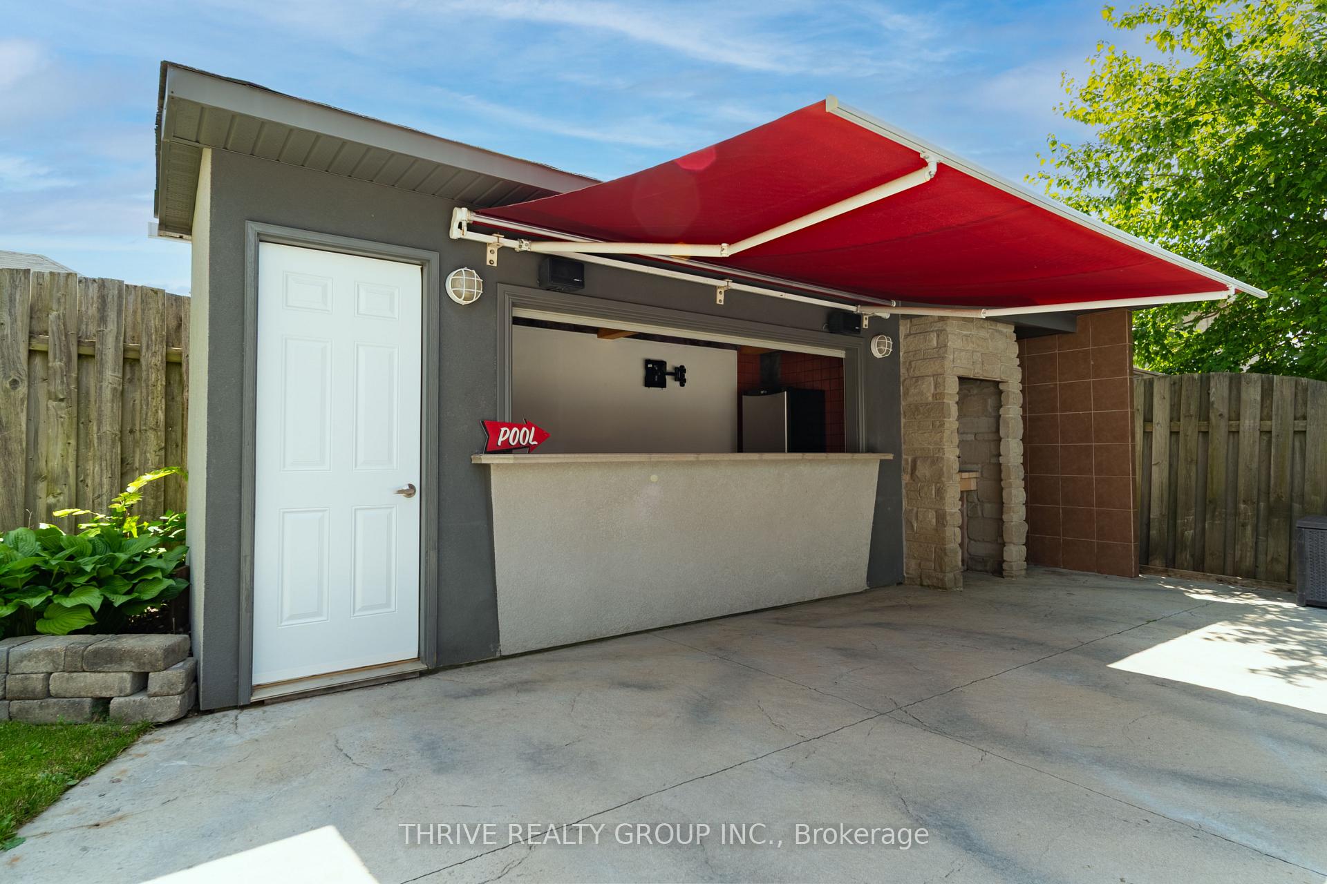 Photo 23 of 944 Collins Drive, London, South L — HOMEH