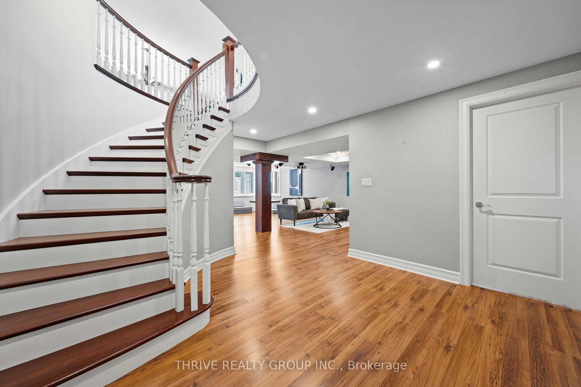 Photo 38 of 944 Collins Drive, London, South L — HOMEH
