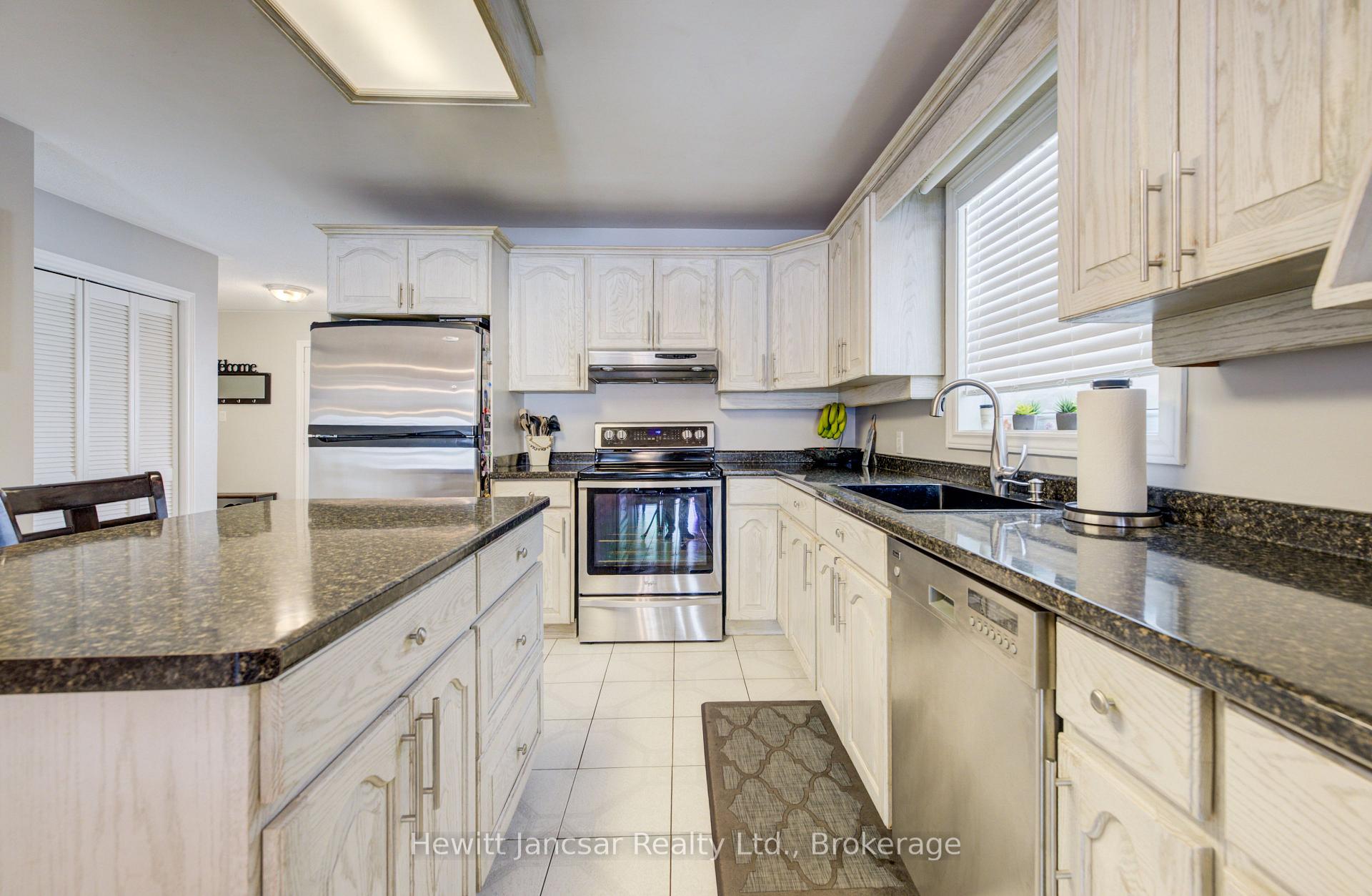 Photo 11 of 34381 Denfield Road, Lucan Biddulph, Clandeboye — HOMEH