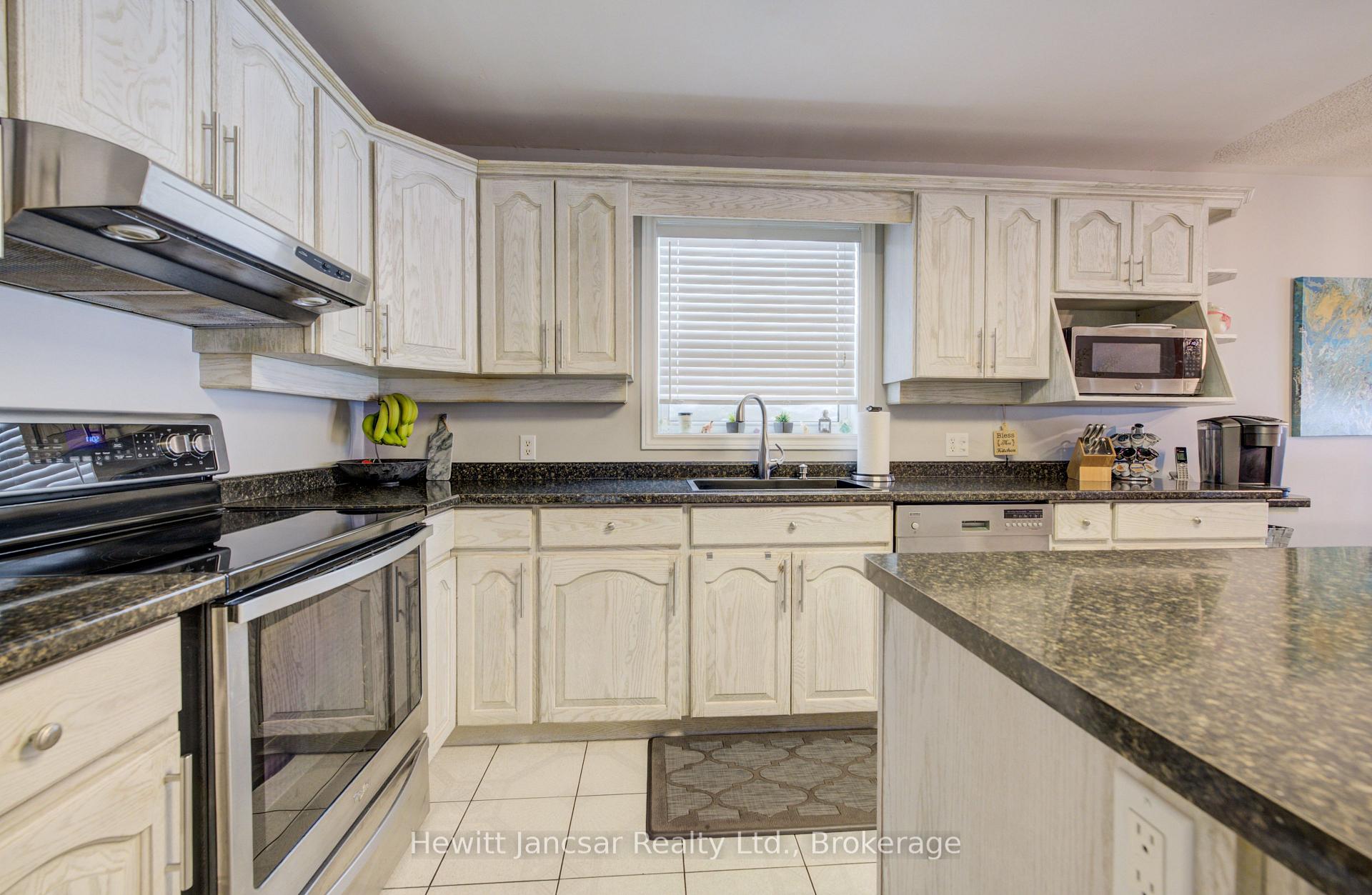 Photo 13 of 34381 Denfield Road, Lucan Biddulph, Clandeboye — HOMEH