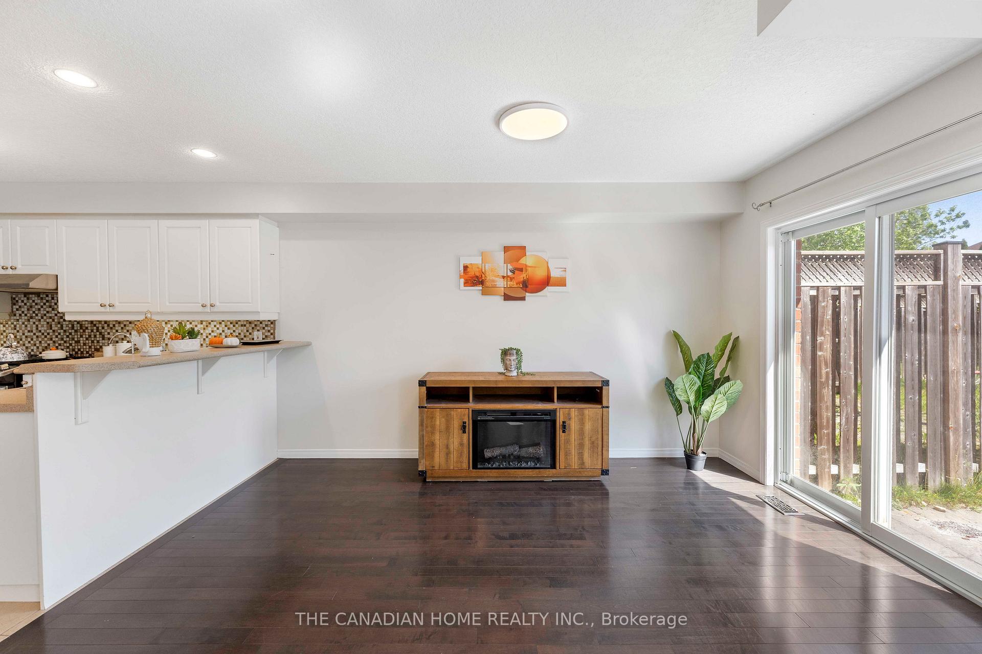 Photo 2 of 500 Robert Ferrie Drive, Kitchener, Doon South — HOMEH