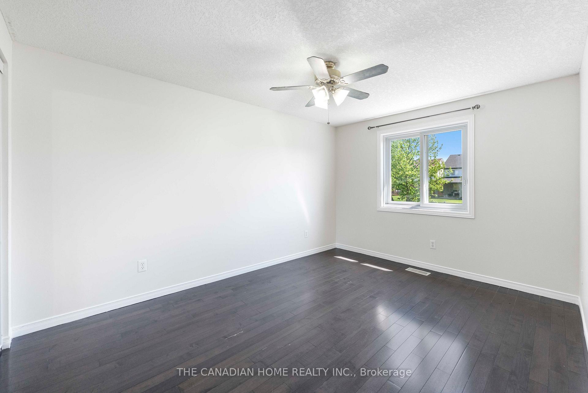 Photo 13 of 500 Robert Ferrie Drive, Kitchener, Doon South — HOMEH