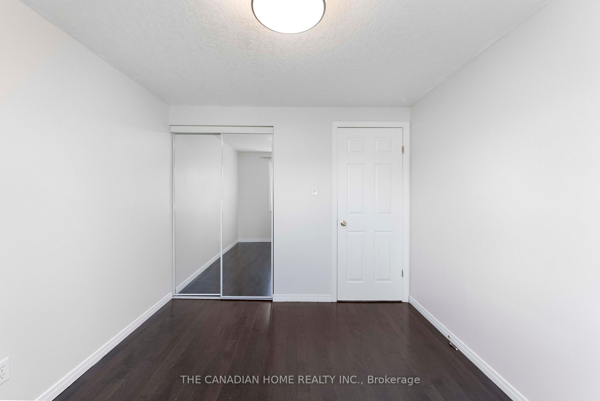 Photo 18 of 500 Robert Ferrie Drive, Kitchener, Doon South — HOMEH