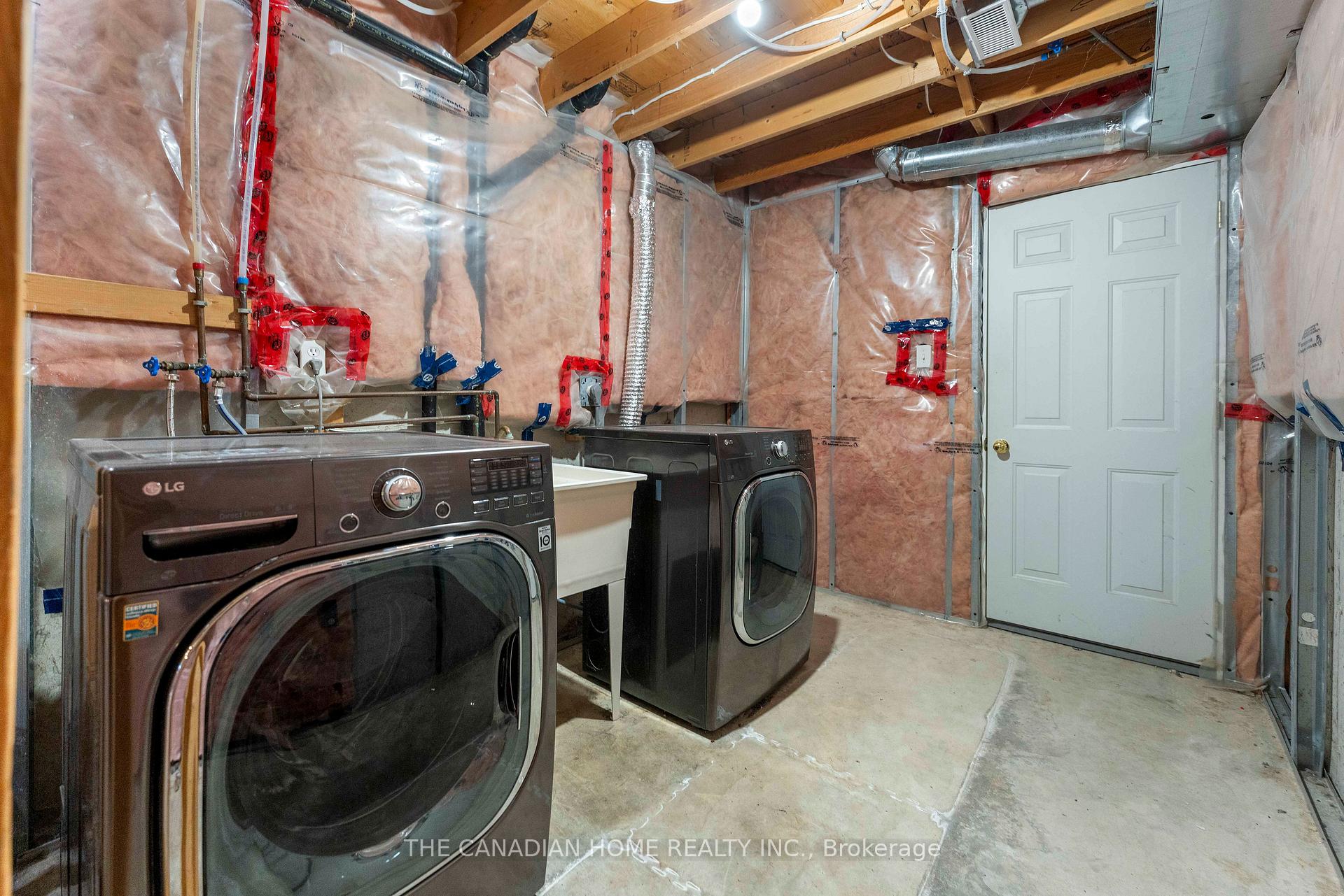Photo 24 of 500 Robert Ferrie Drive, Kitchener, Doon South — HOMEH