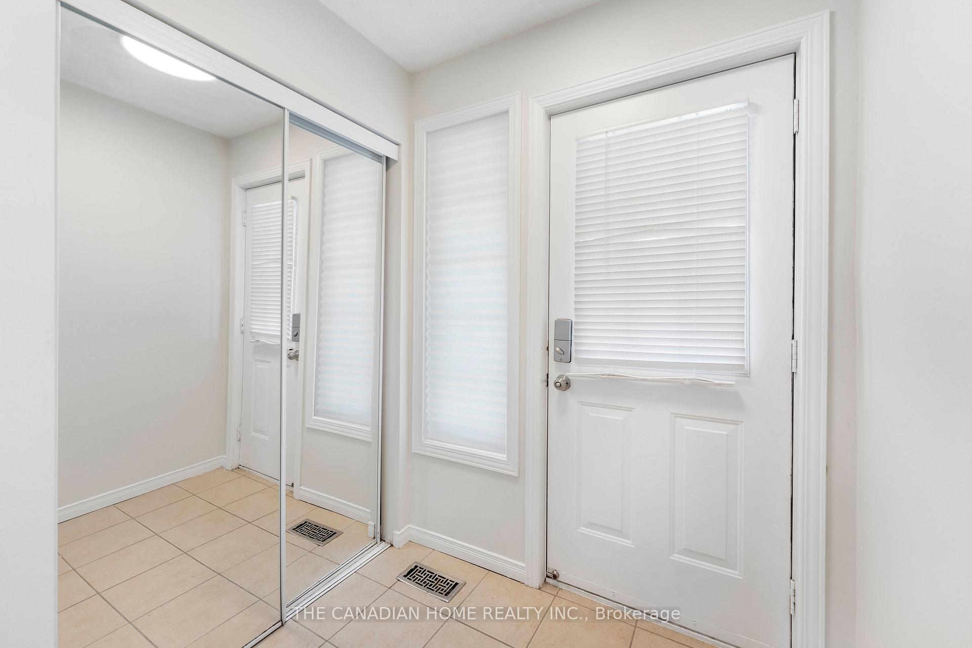 Photo 27 of 500 Robert Ferrie Drive, Kitchener, Doon South — HOMEH