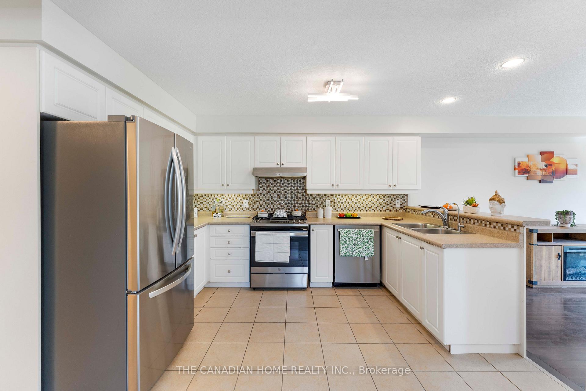 Photo 32 of 500 Robert Ferrie Drive, Kitchener, Doon South — HOMEH