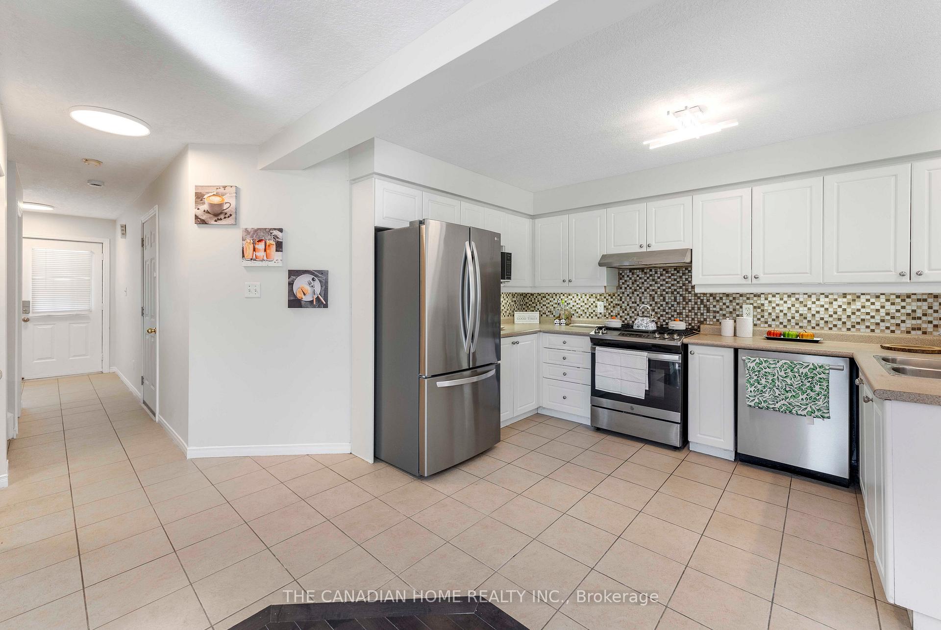 Photo 33 of 500 Robert Ferrie Drive, Kitchener, Doon South — HOMEH