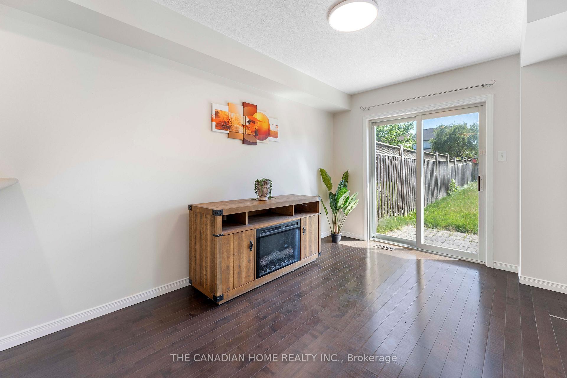Photo 35 of 500 Robert Ferrie Drive, Kitchener, Doon South — HOMEH