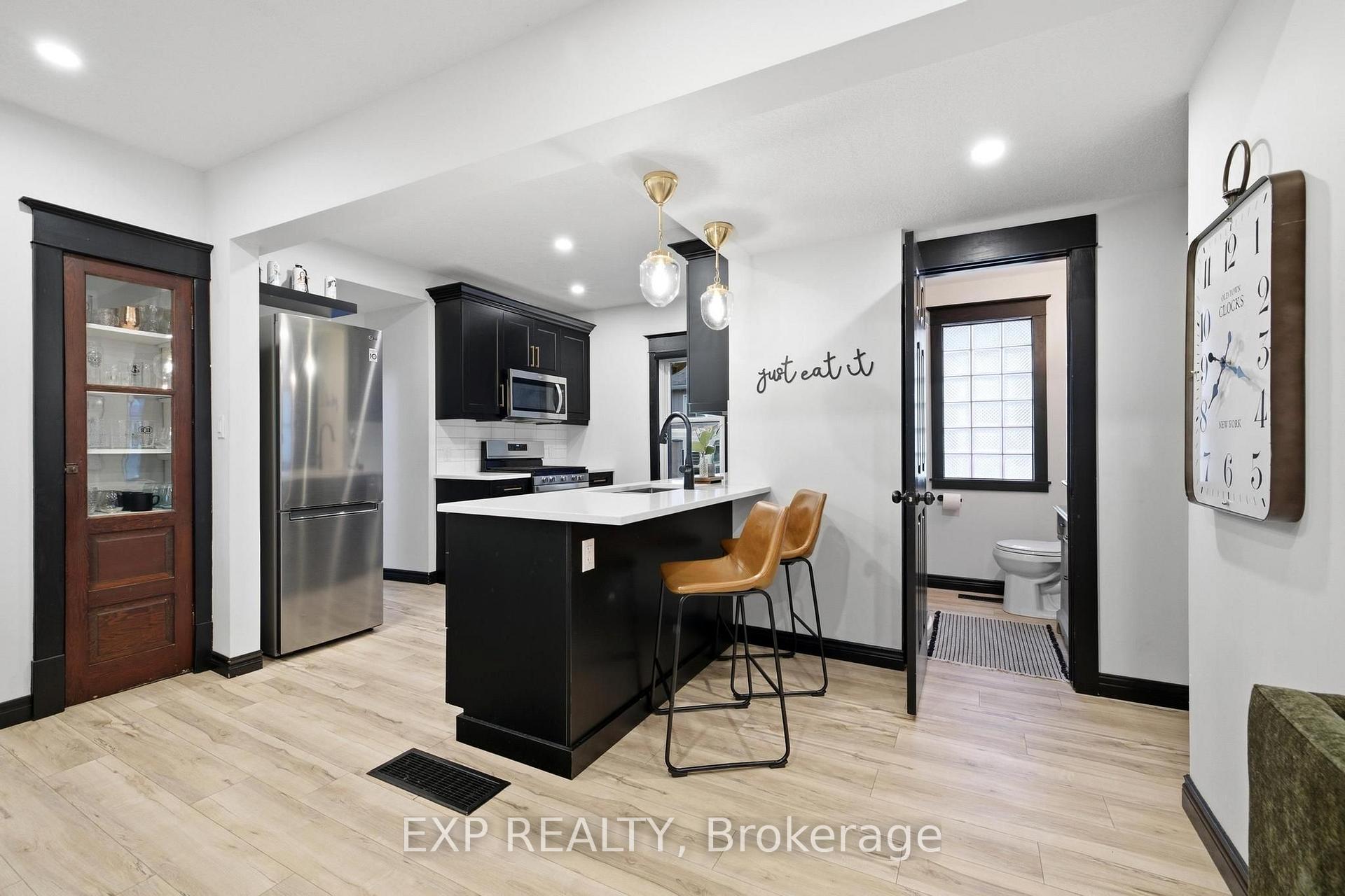 Photo 5 of 35 Arthur Street N, Woolwich, Elmira — HOMEH