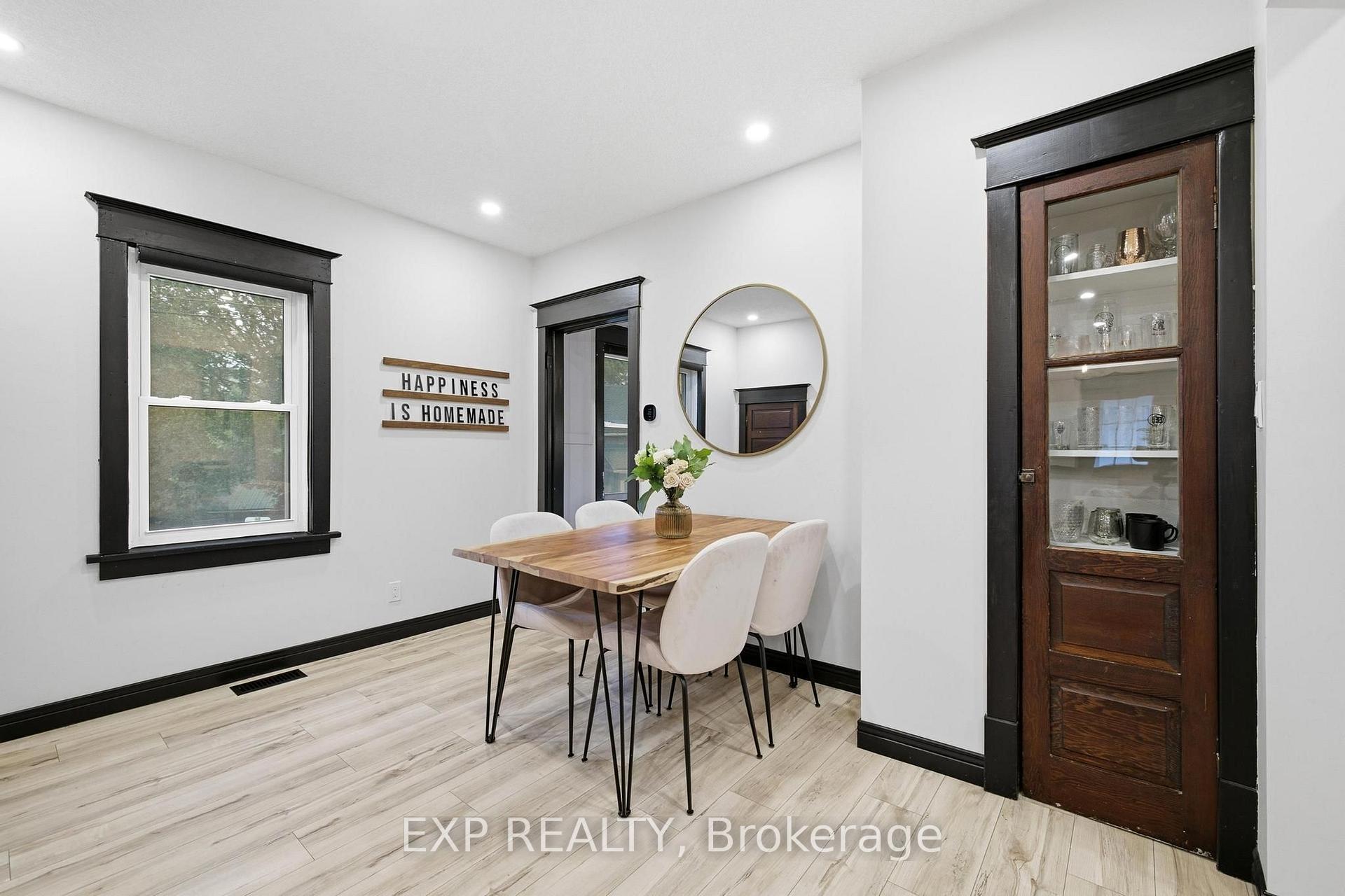 Photo 6 of 35 Arthur Street N, Woolwich, Elmira — HOMEH