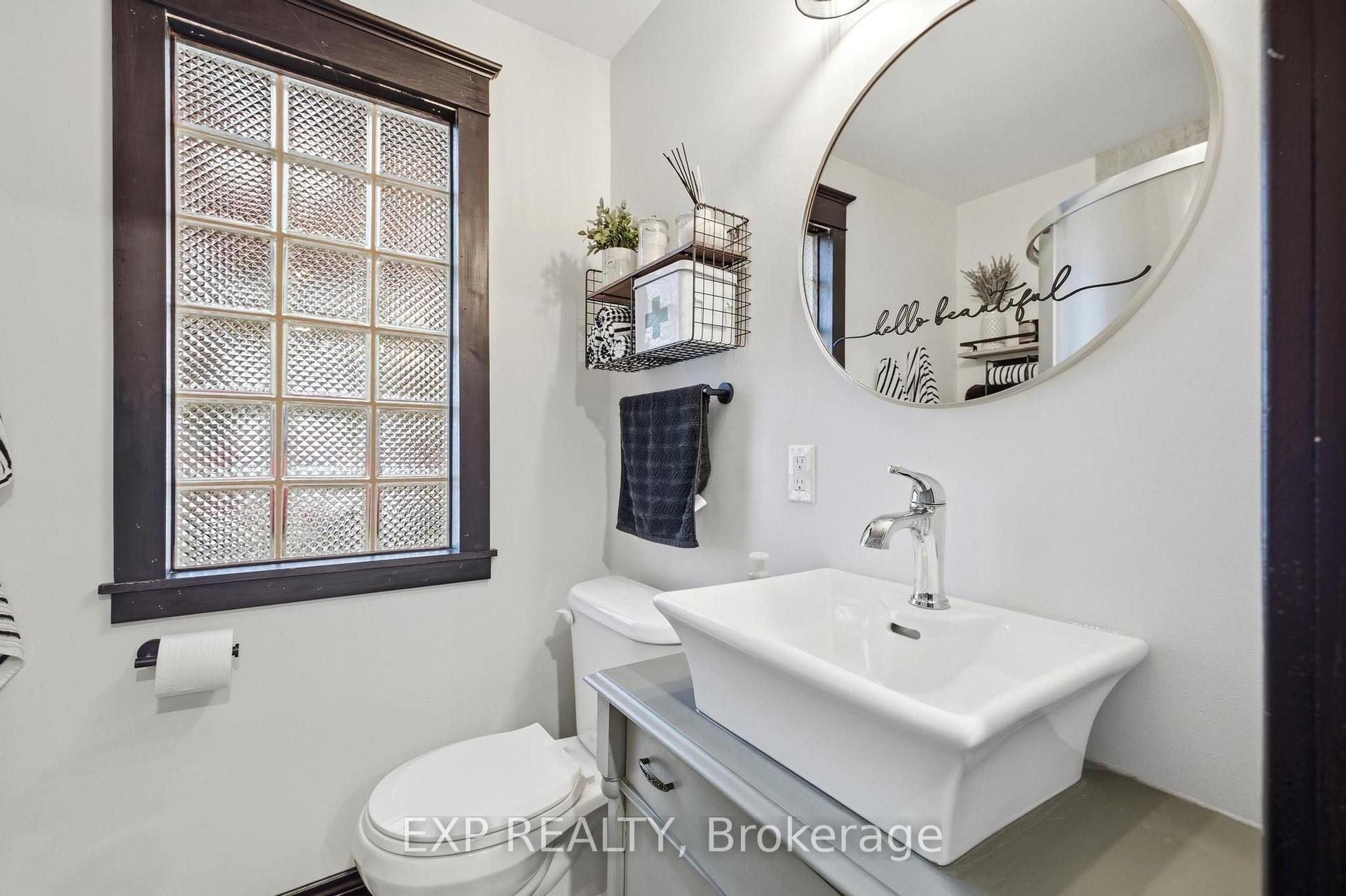 Photo 9 of 35 Arthur Street N, Woolwich, Elmira — HOMEH