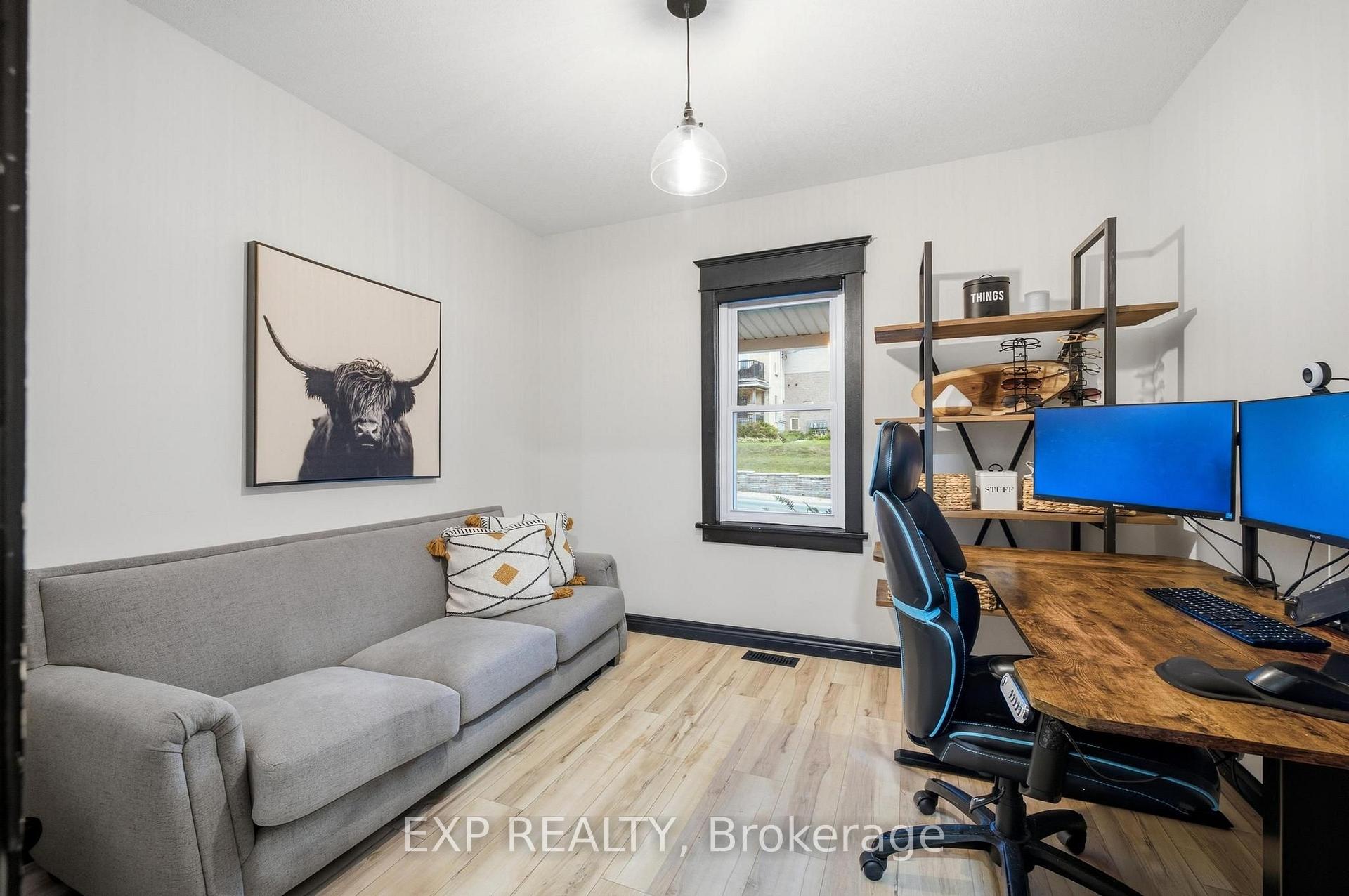 Photo 11 of 35 Arthur Street N, Woolwich, Elmira — HOMEH