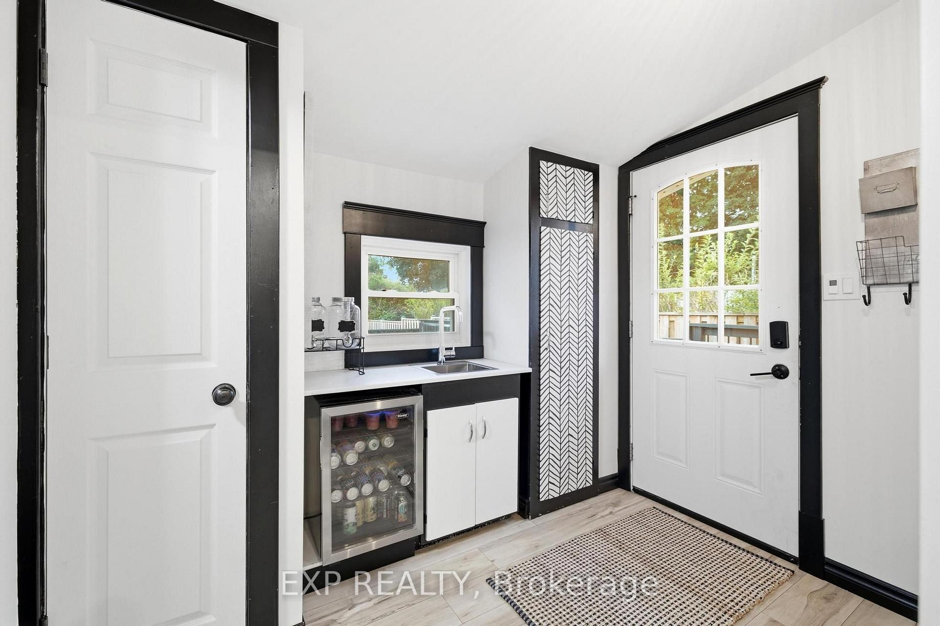 Photo 12 of 35 Arthur Street N, Woolwich, Elmira — HOMEH