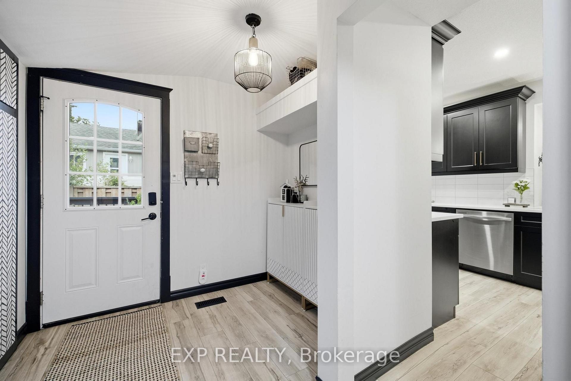 Photo 13 of 35 Arthur Street N, Woolwich, Elmira — HOMEH