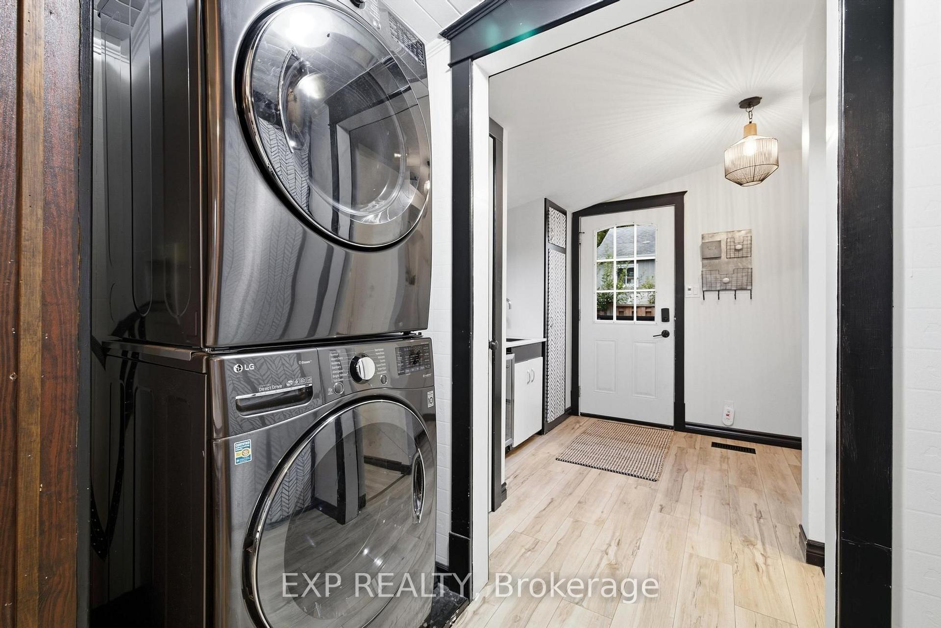 Photo 17 of 35 Arthur Street N, Woolwich, Elmira — HOMEH