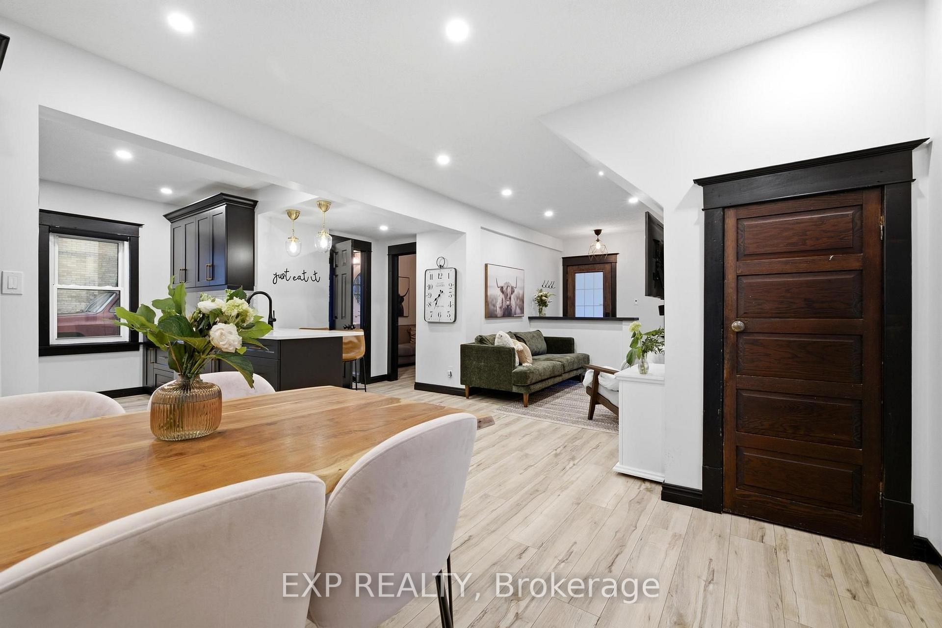 Photo 19 of 35 Arthur Street N, Woolwich, Elmira — HOMEH