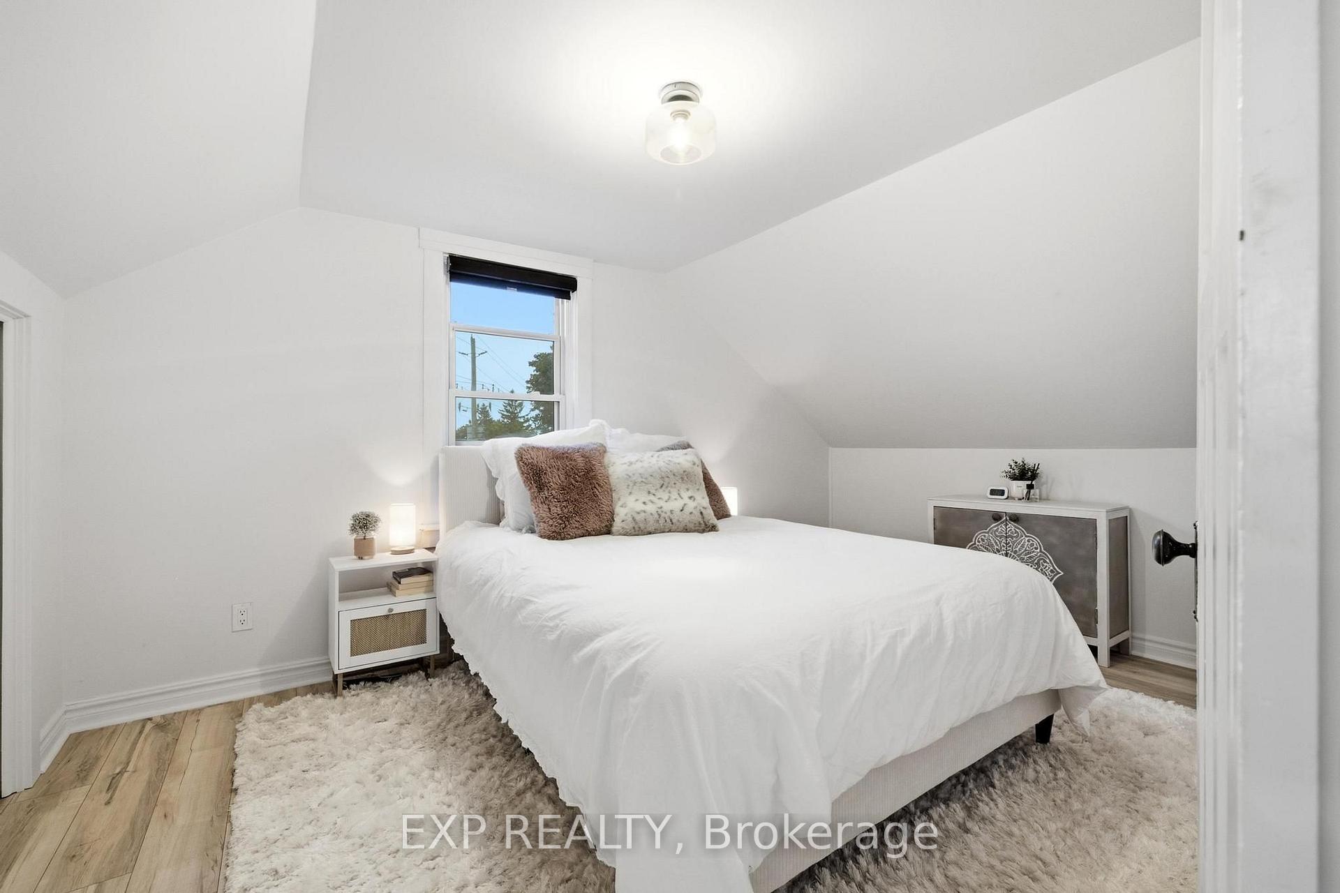 Photo 20 of 35 Arthur Street N, Woolwich, Elmira — HOMEH