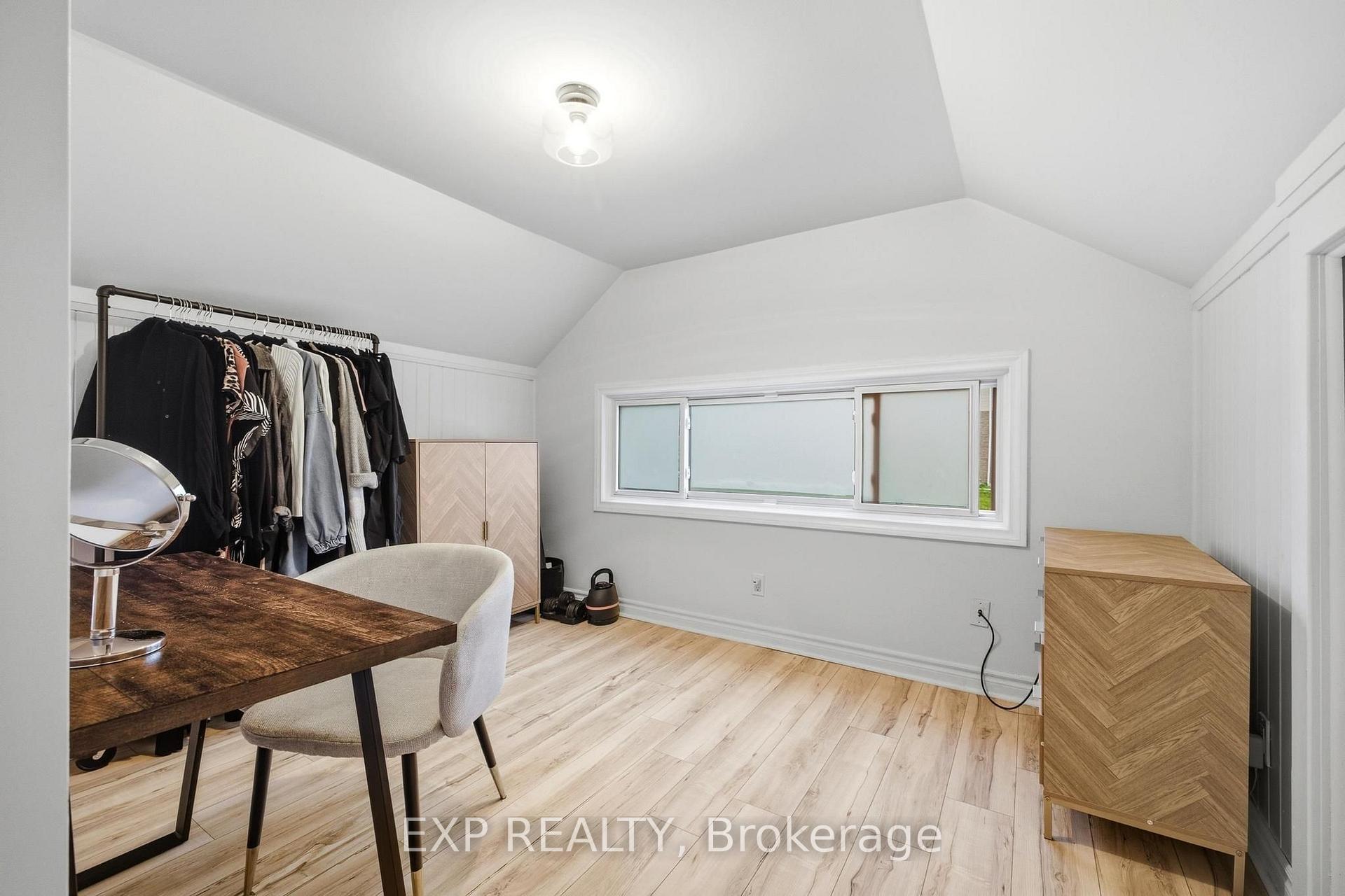 Photo 22 of 35 Arthur Street N, Woolwich, Elmira — HOMEH