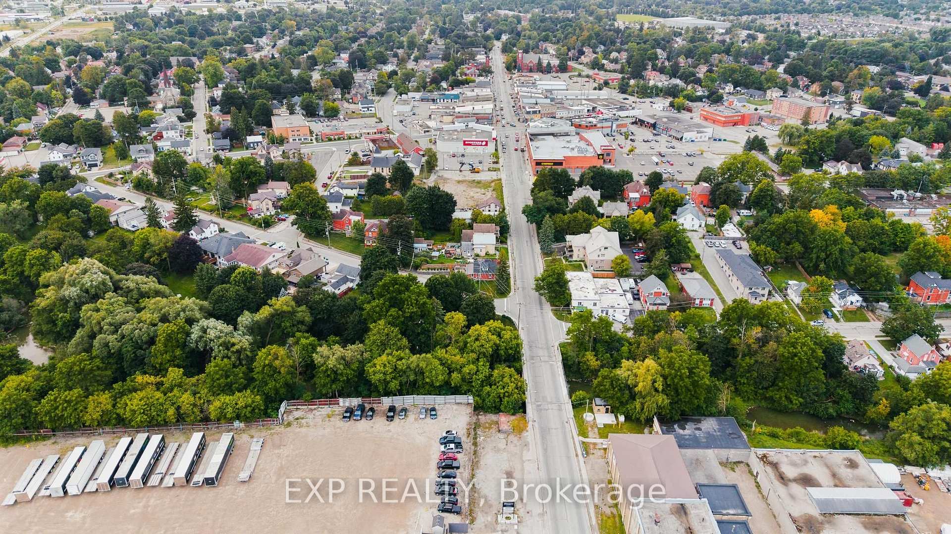 Photo 38 of 35 Arthur Street N, Woolwich, Elmira — HOMEH