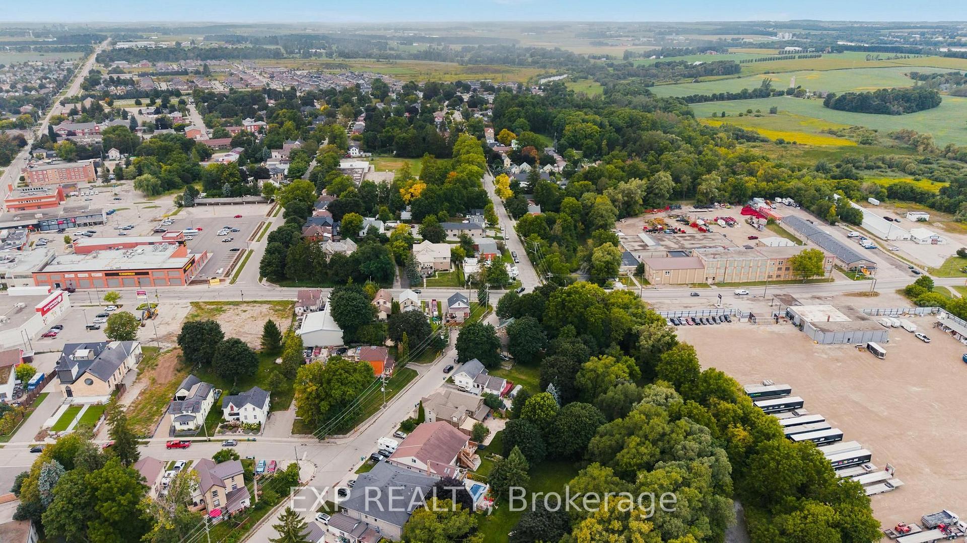 Photo 40 of 35 Arthur Street N, Woolwich, Elmira — HOMEH