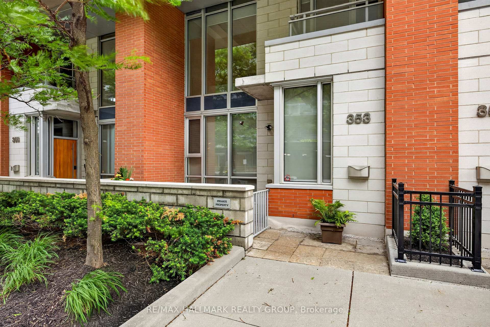 Photo 2 of 353 McLeod Street, Ottawa, Ottawa Centre — HOMEH