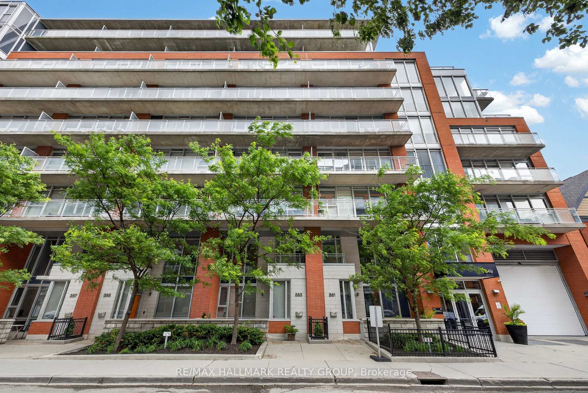 Photo 3 of 353 McLeod Street, Ottawa, Ottawa Centre — HOMEH